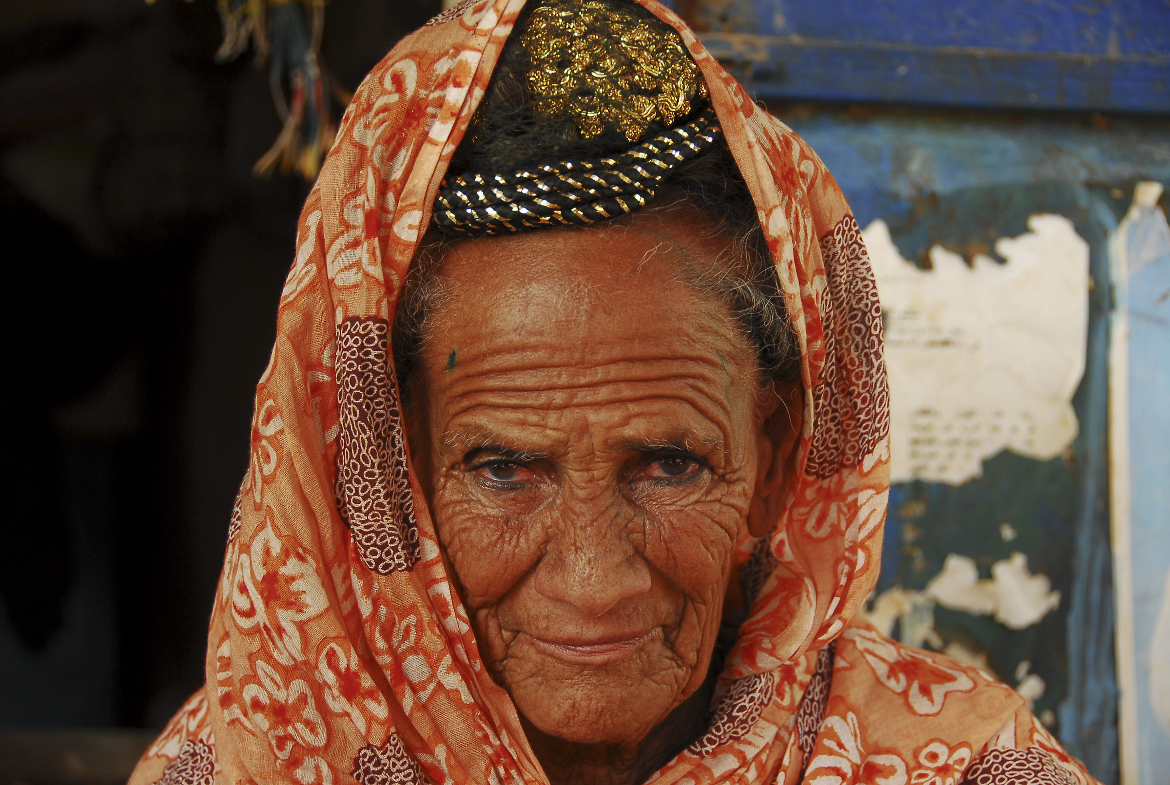 If in Africa an old man dies a library burns