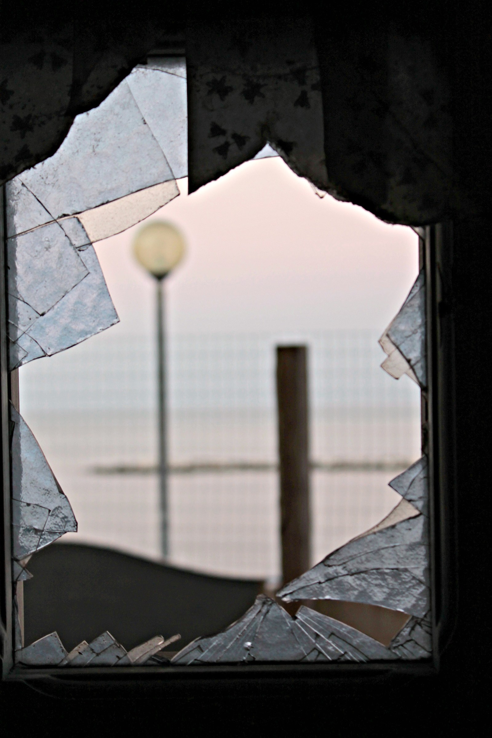 Particolare, si vede il mare