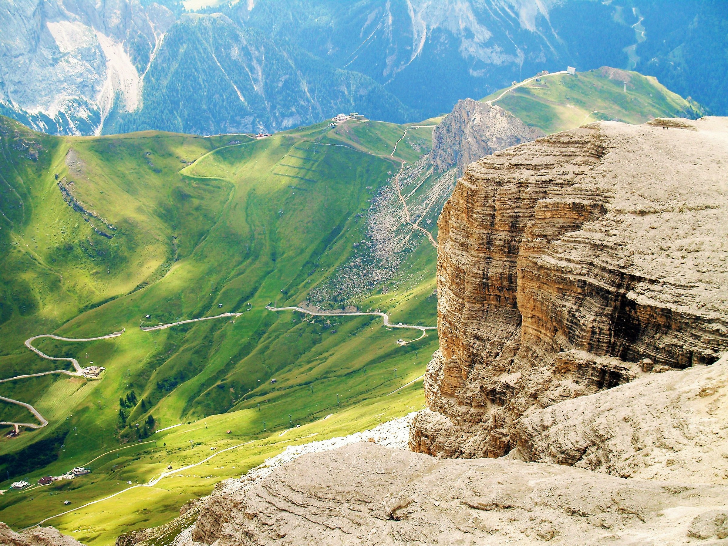 Passo Pordoi, dalla forcella verso il Piz Boè