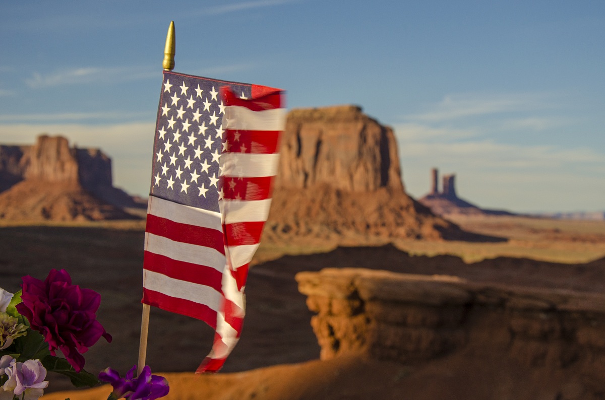 1 Monument Valley - American falg
