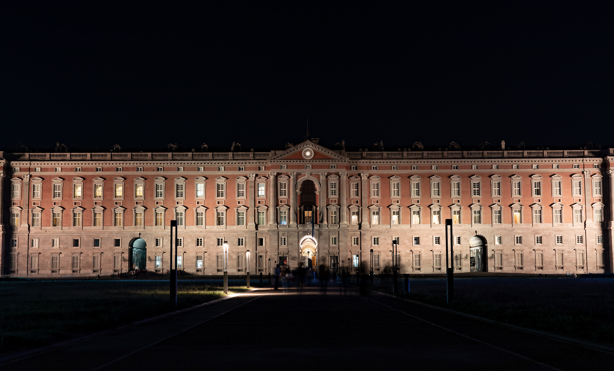 reggia di notte
