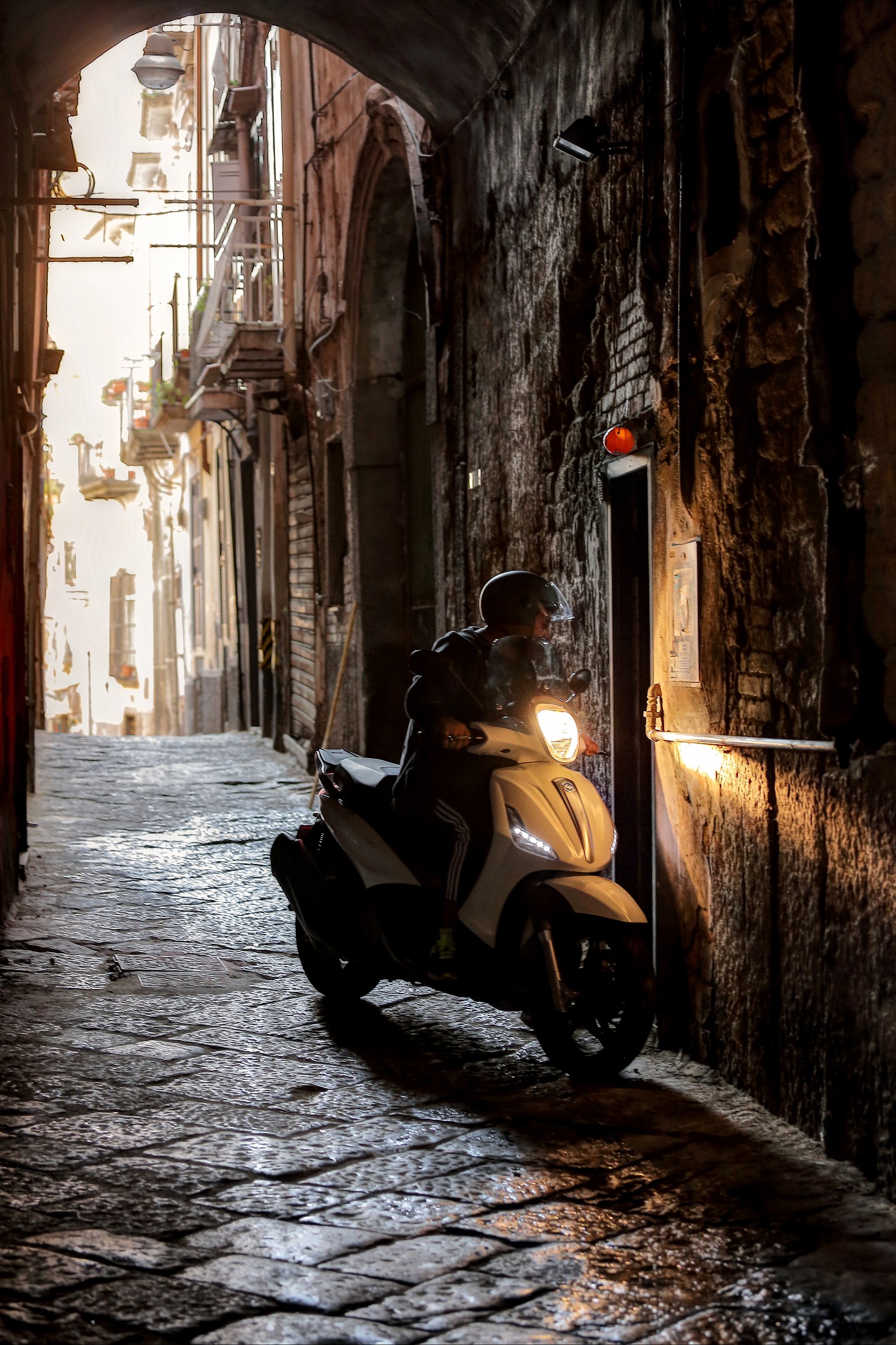 Pè Vic e Napul (for the Alleys of Naples)