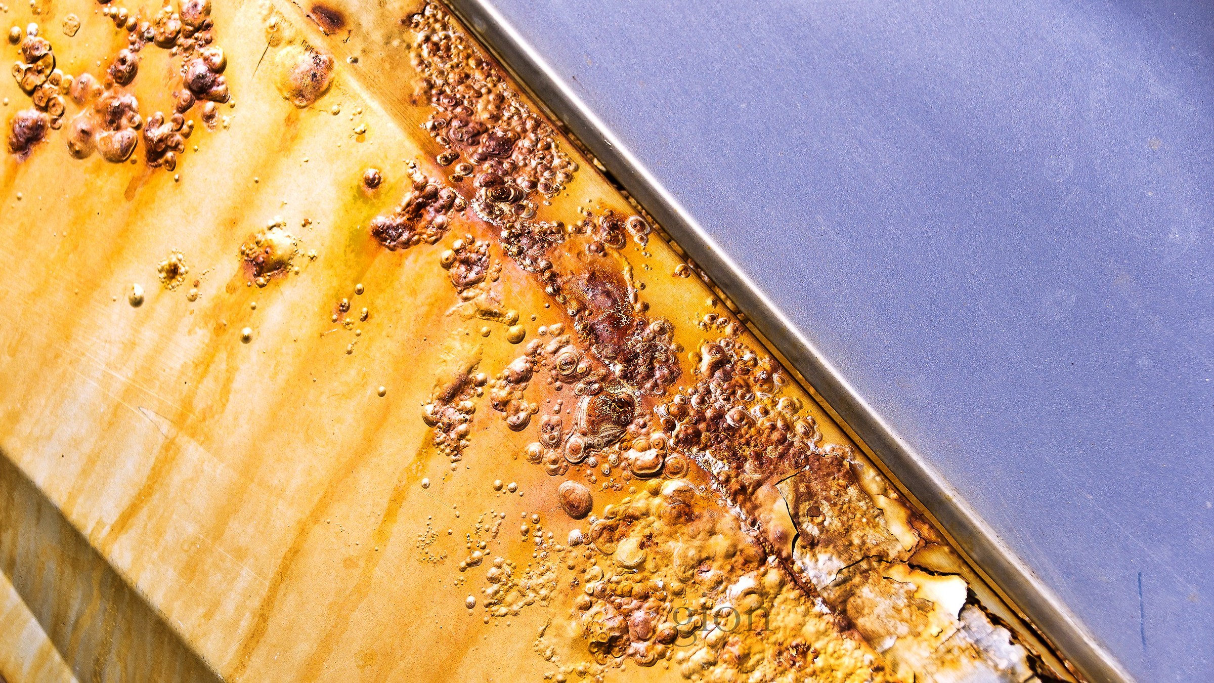 Contrasto arrugginito