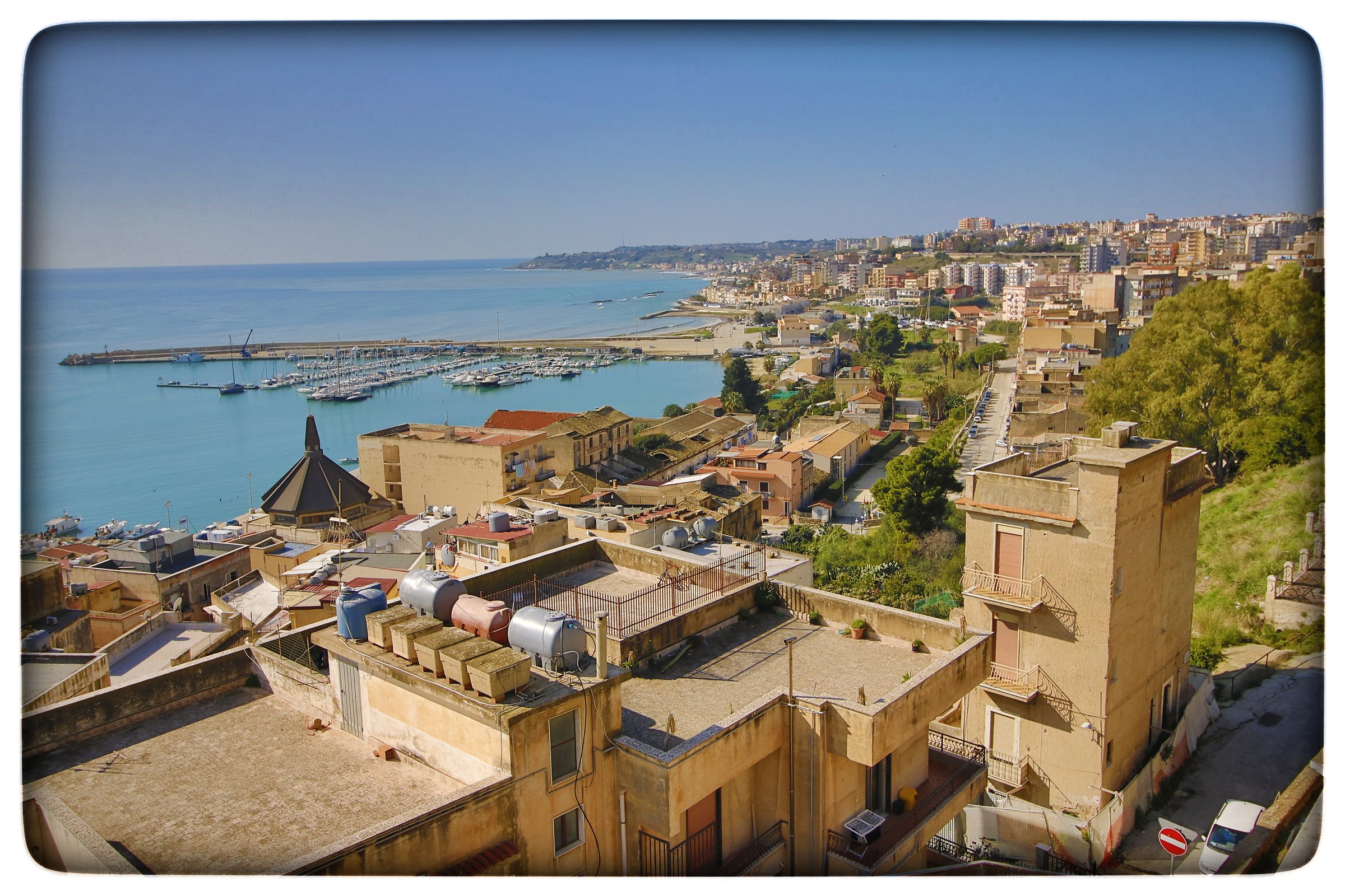 Veduta panoramica da Piazza Scandaliato.
