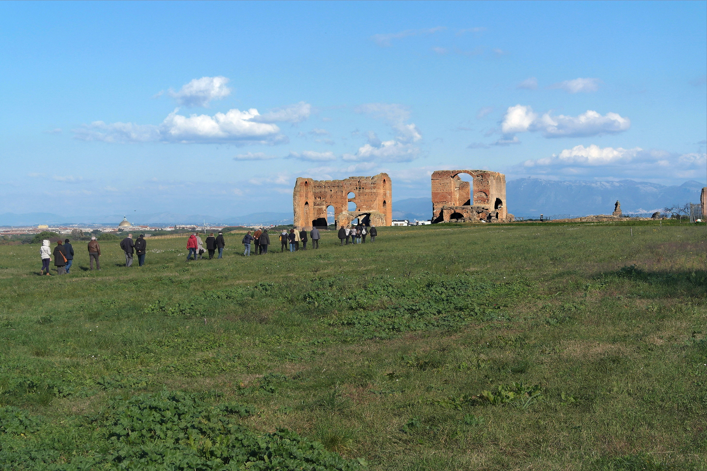 Visitatori a villa dei Quintili