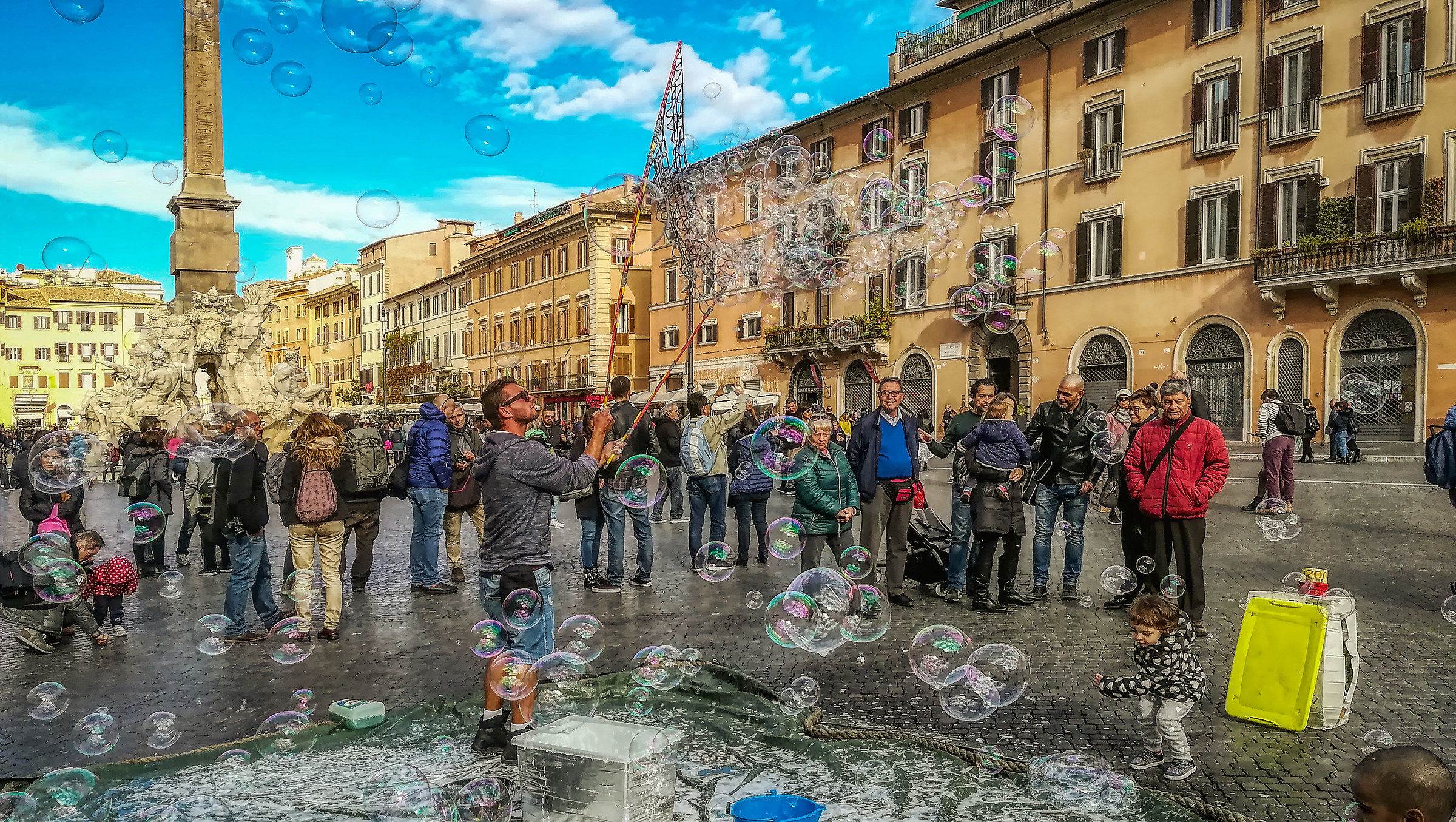 The man with soap bubbles