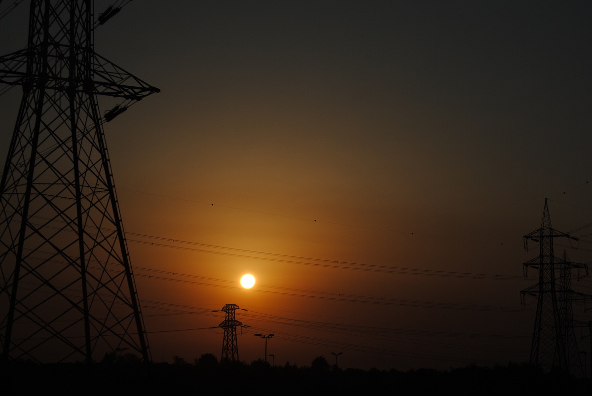 L'alba di Milano dall'autostrada, al ritorno dal mar...