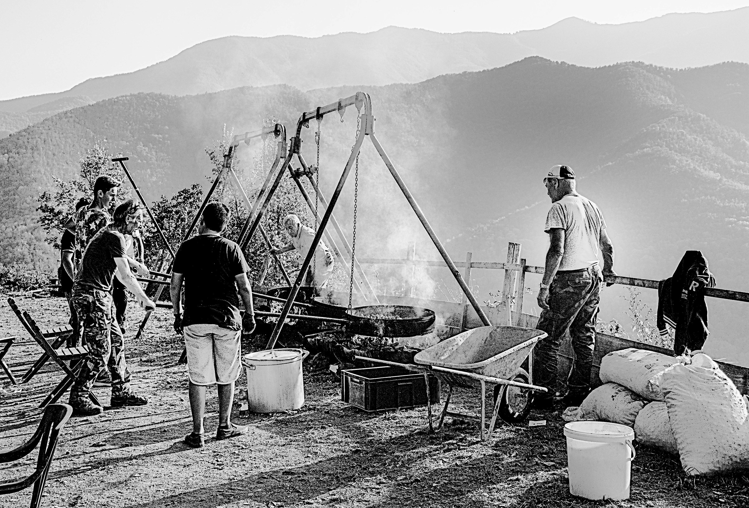 cuocendo caldarroste a Andagna