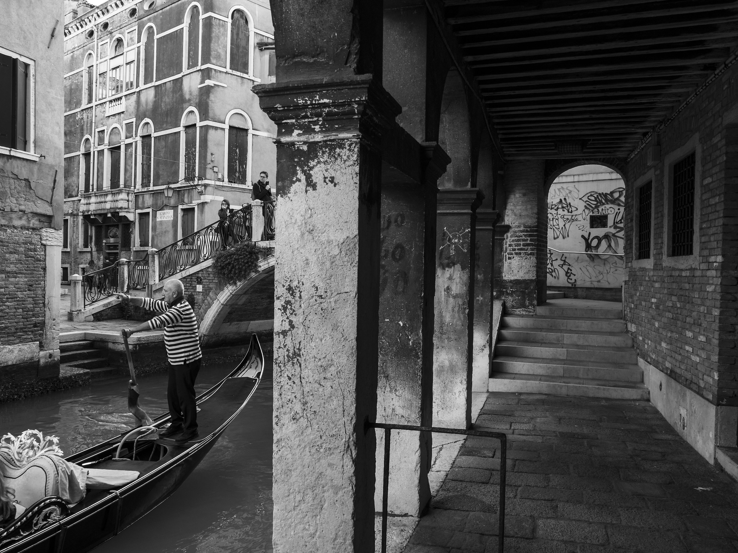 The Gondoliere-Guide