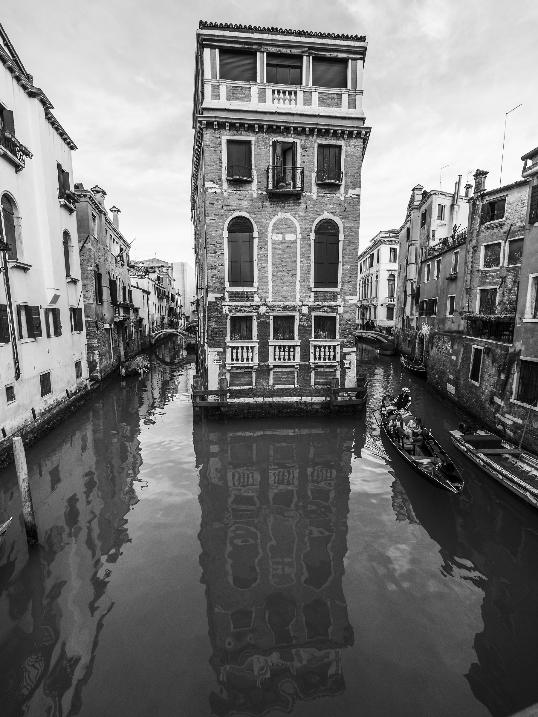 Gondola in Rio de la boob