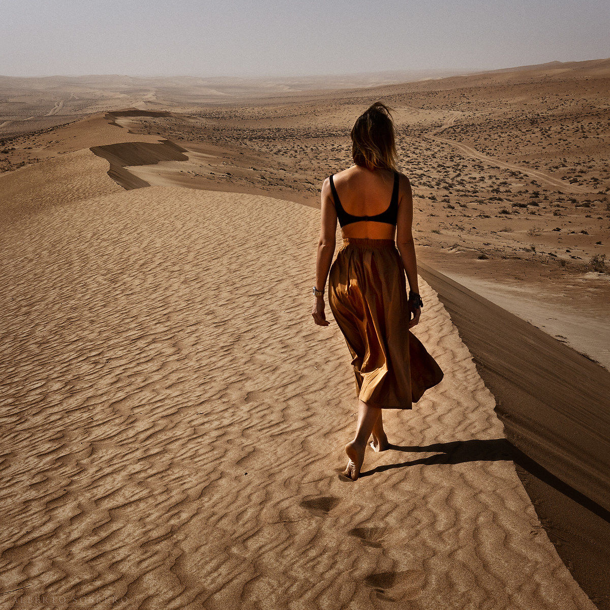 Fashion on the edge (modeling in Wahiba Sands - Oman)