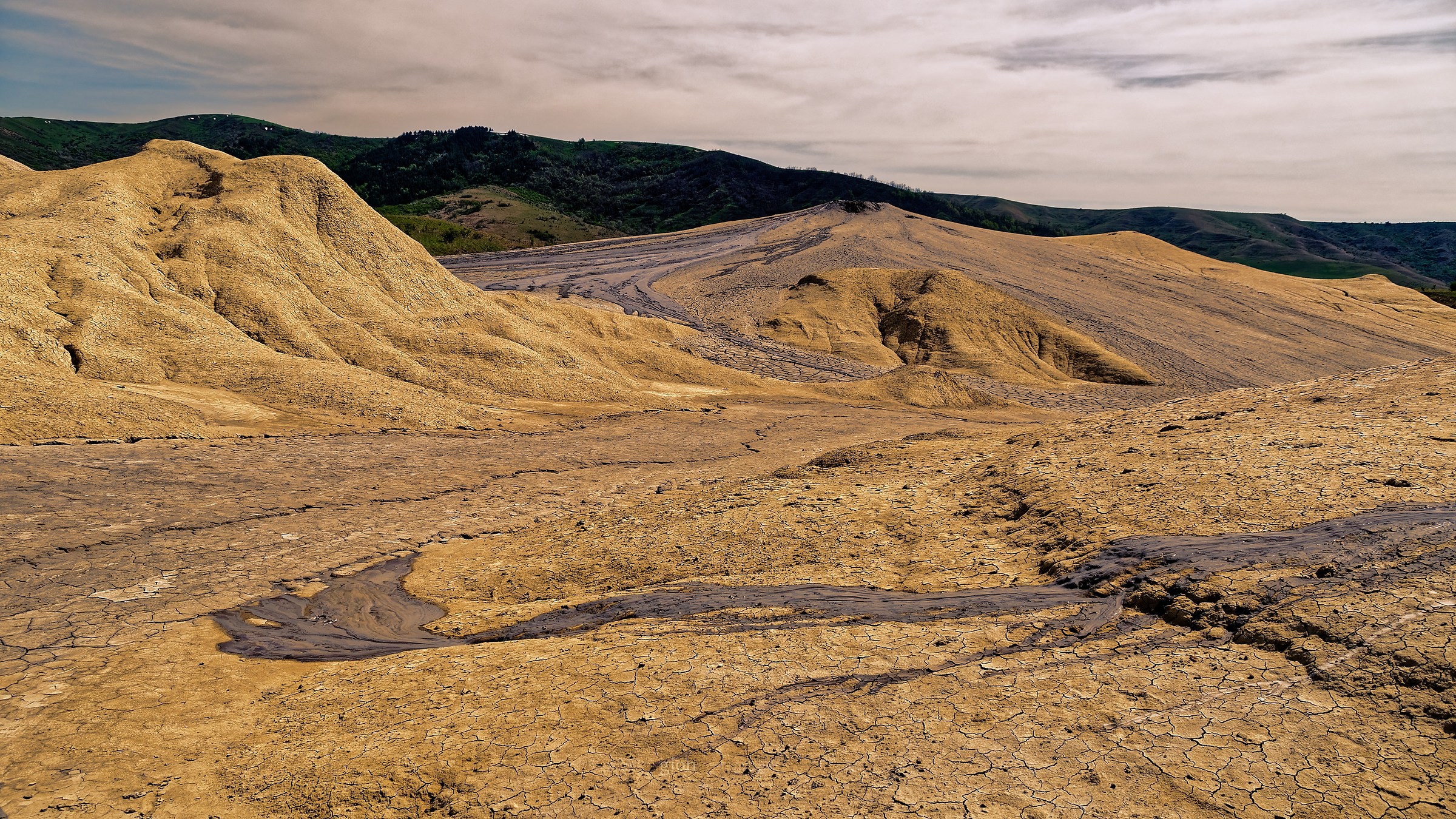 Vulcani di fango-"Paclele mici"