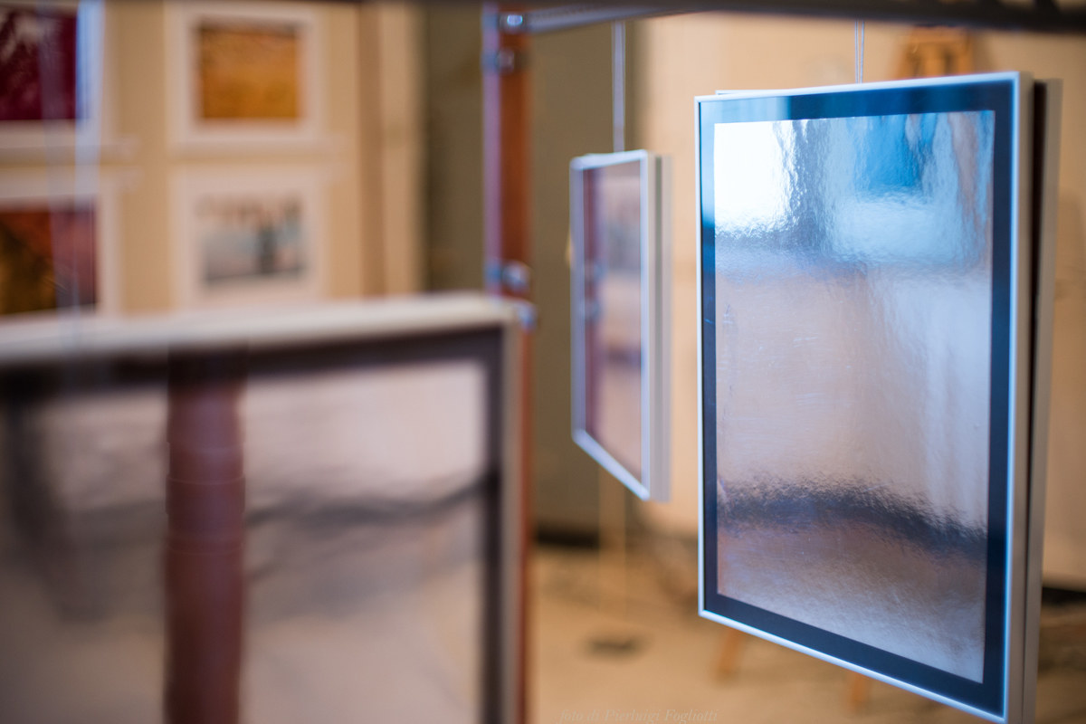 Dream, evanescent game of imperfect mirrors