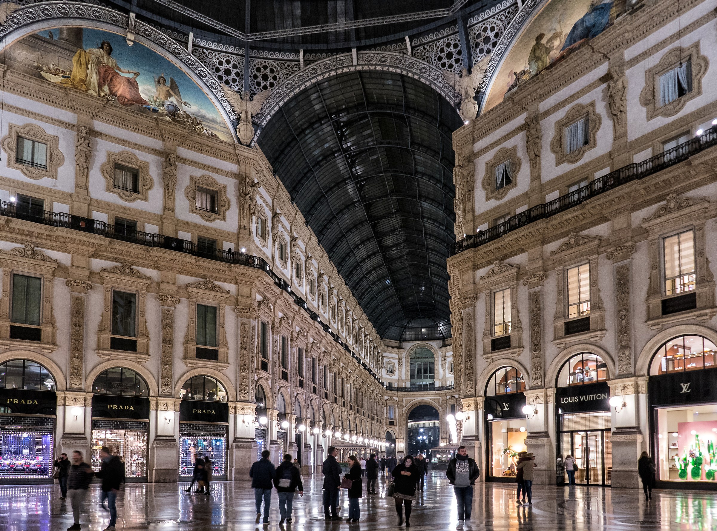 Four steps in the gallery