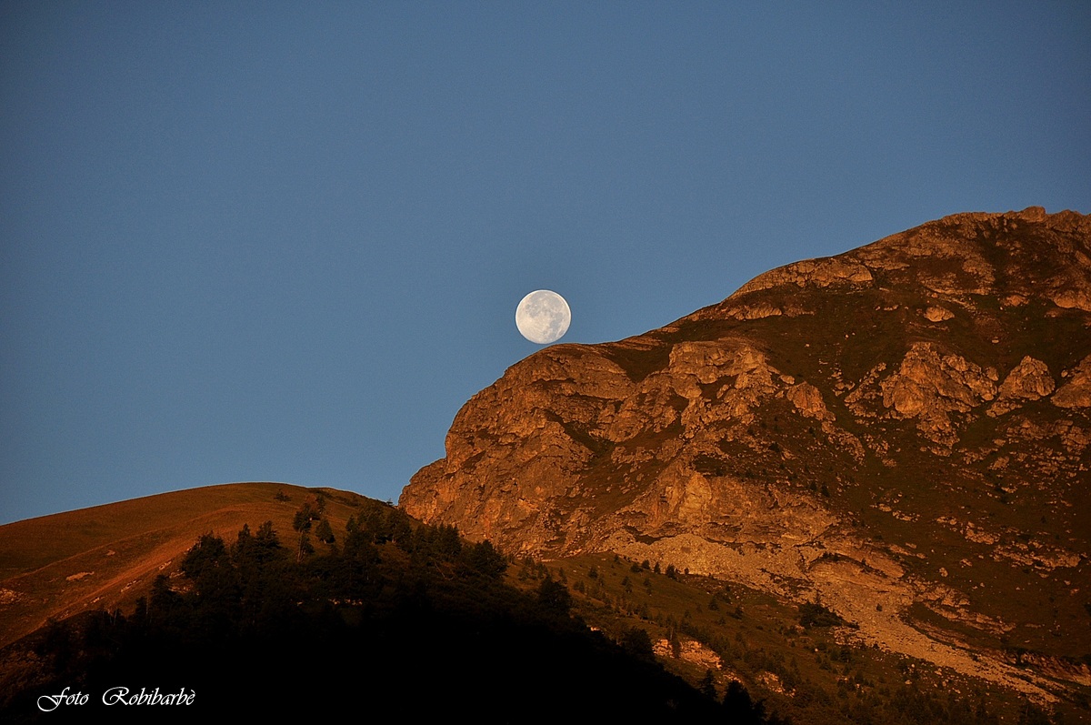 Tramonto di luna