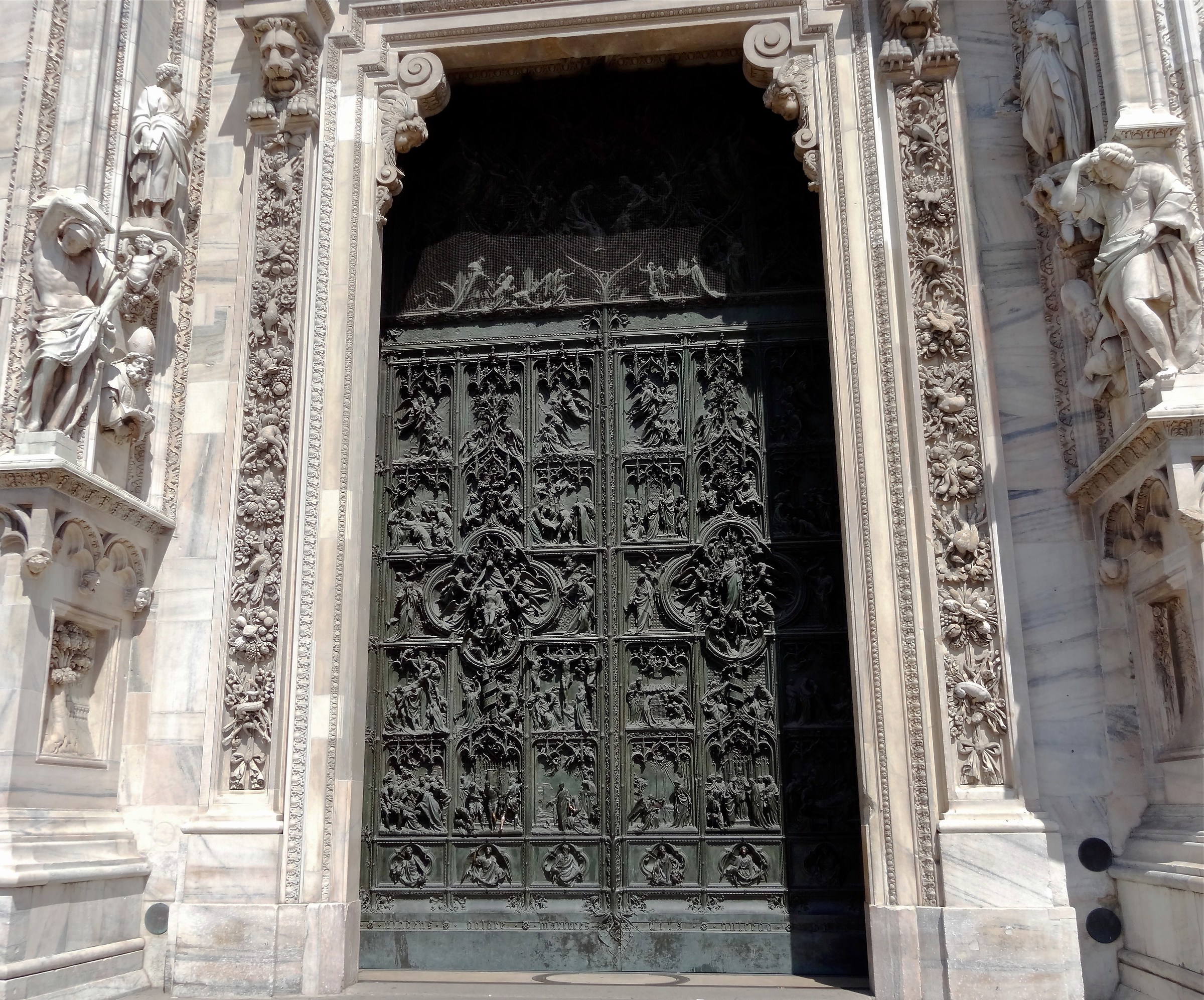 Duomo of Milan-Porta Maggiore