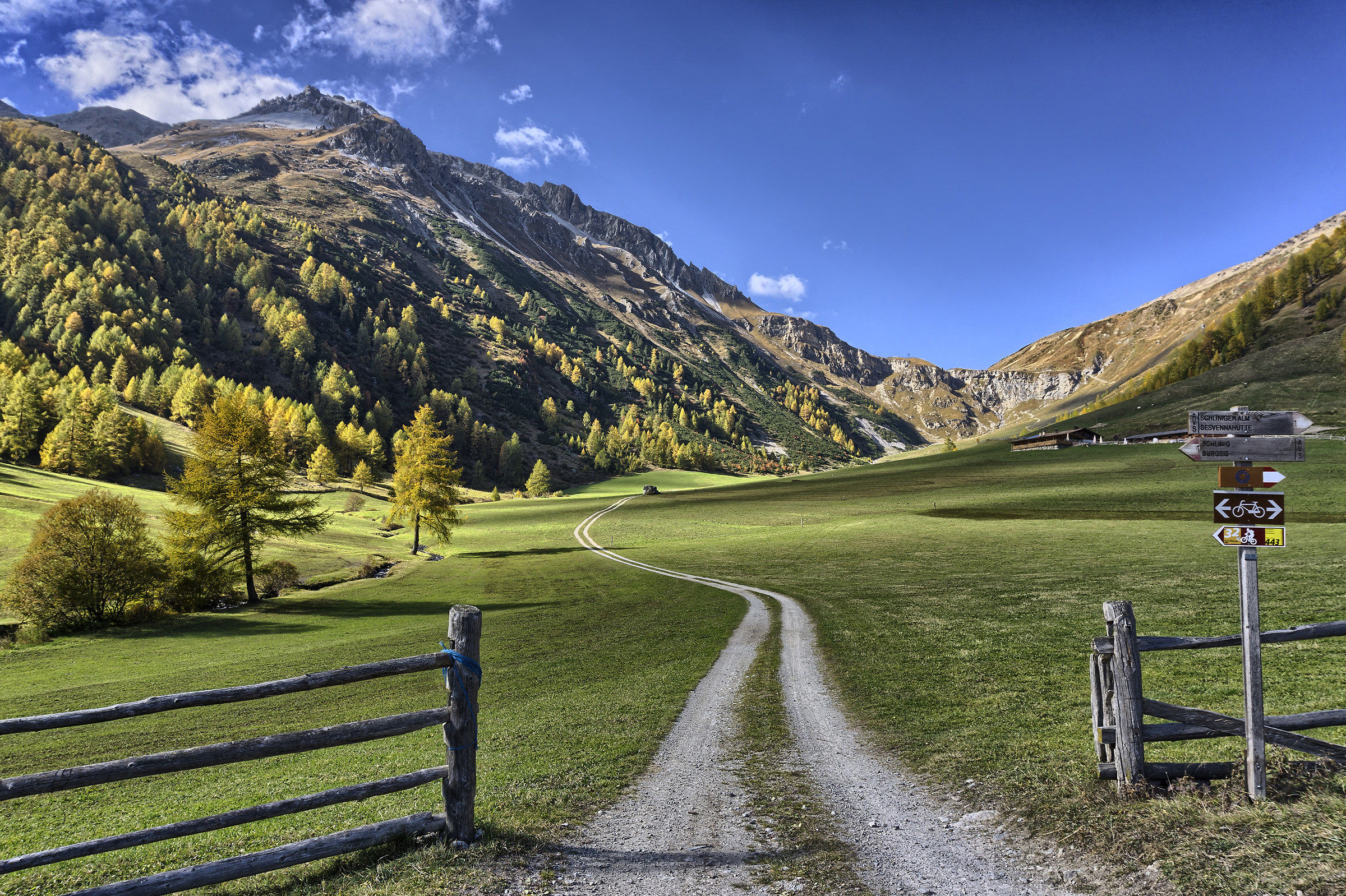 Road to Sesvenna Hutte