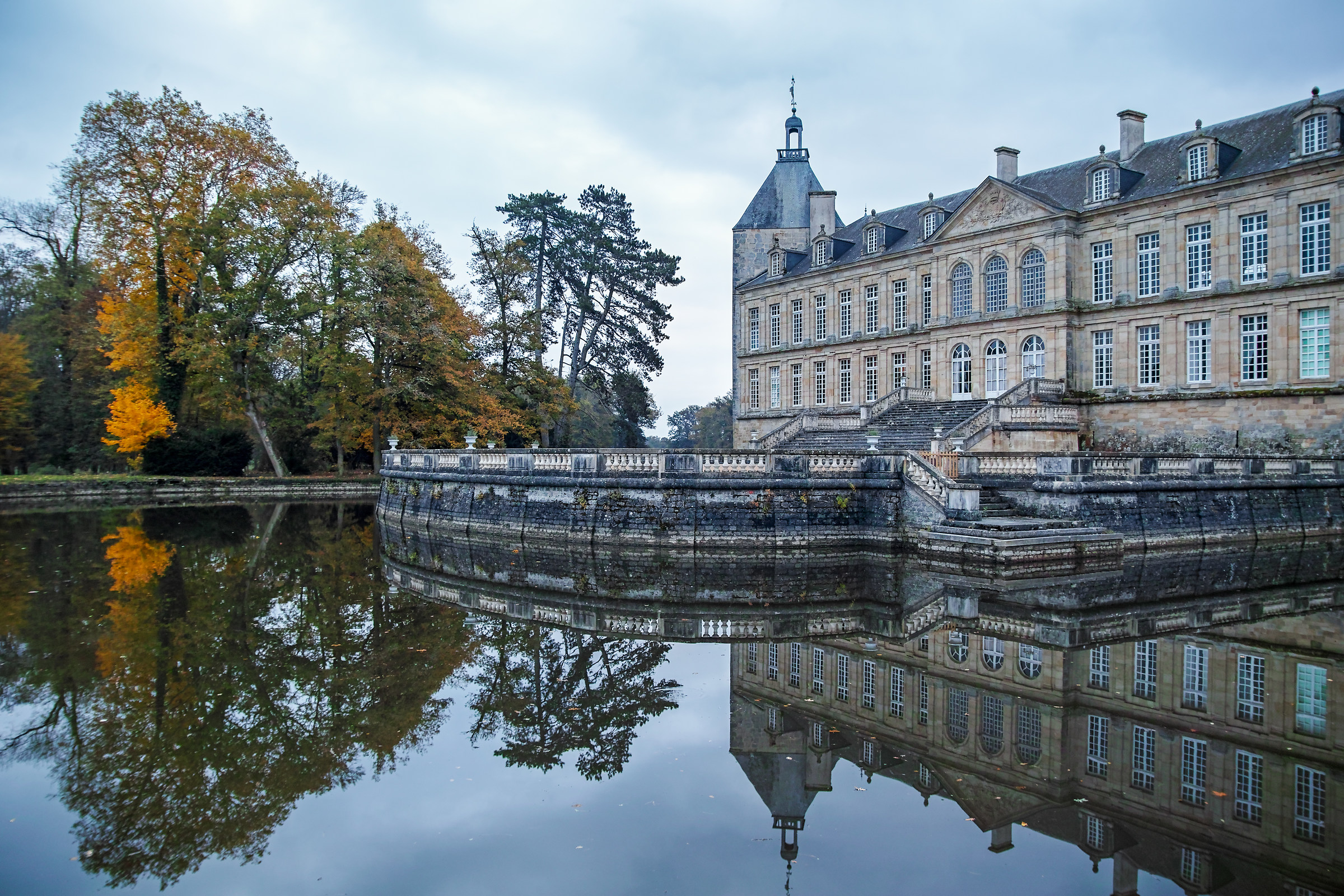 Autunno al castello di Sully, Borgogna