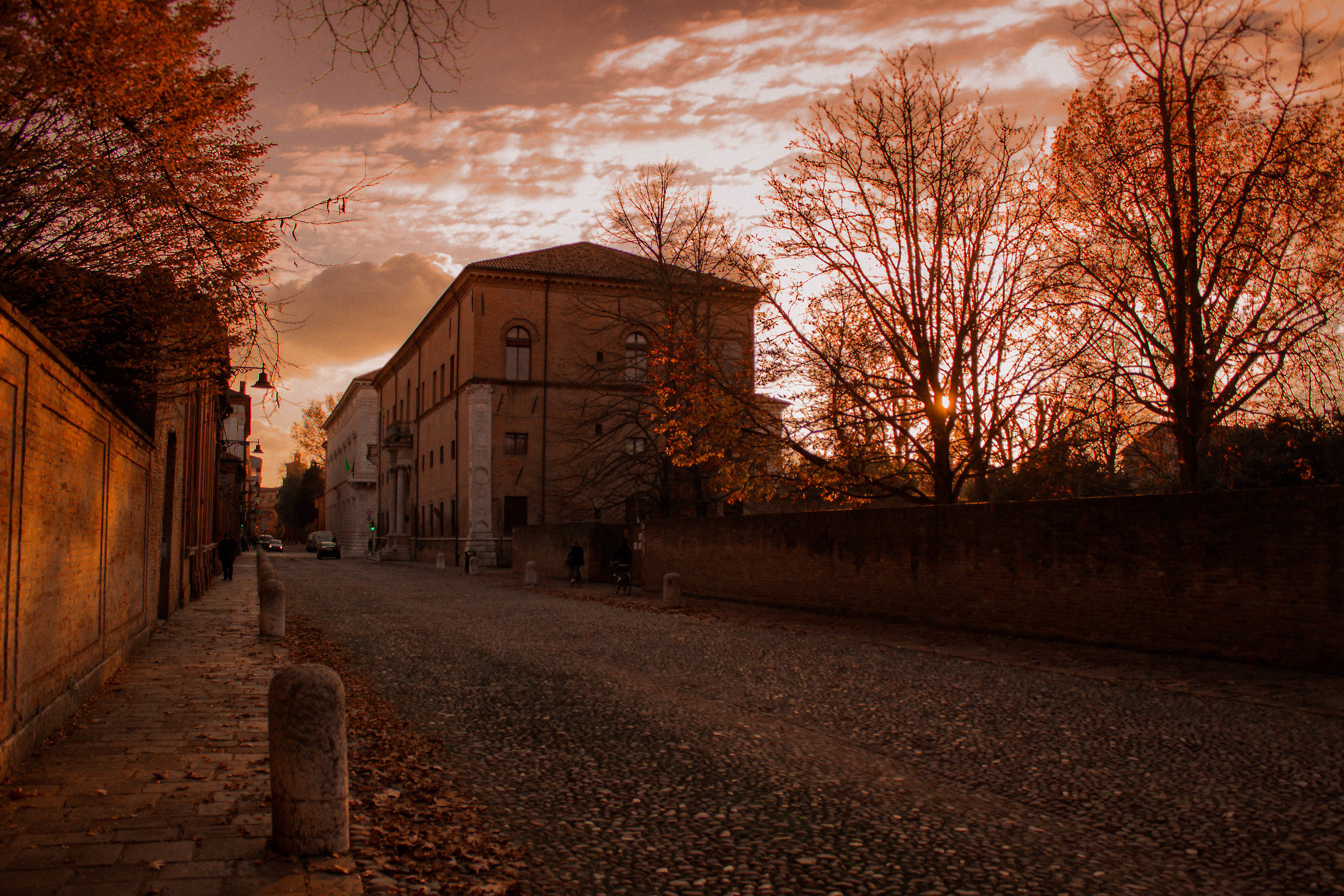 corso Ercole Primo D'Este Ferrara al tramonto