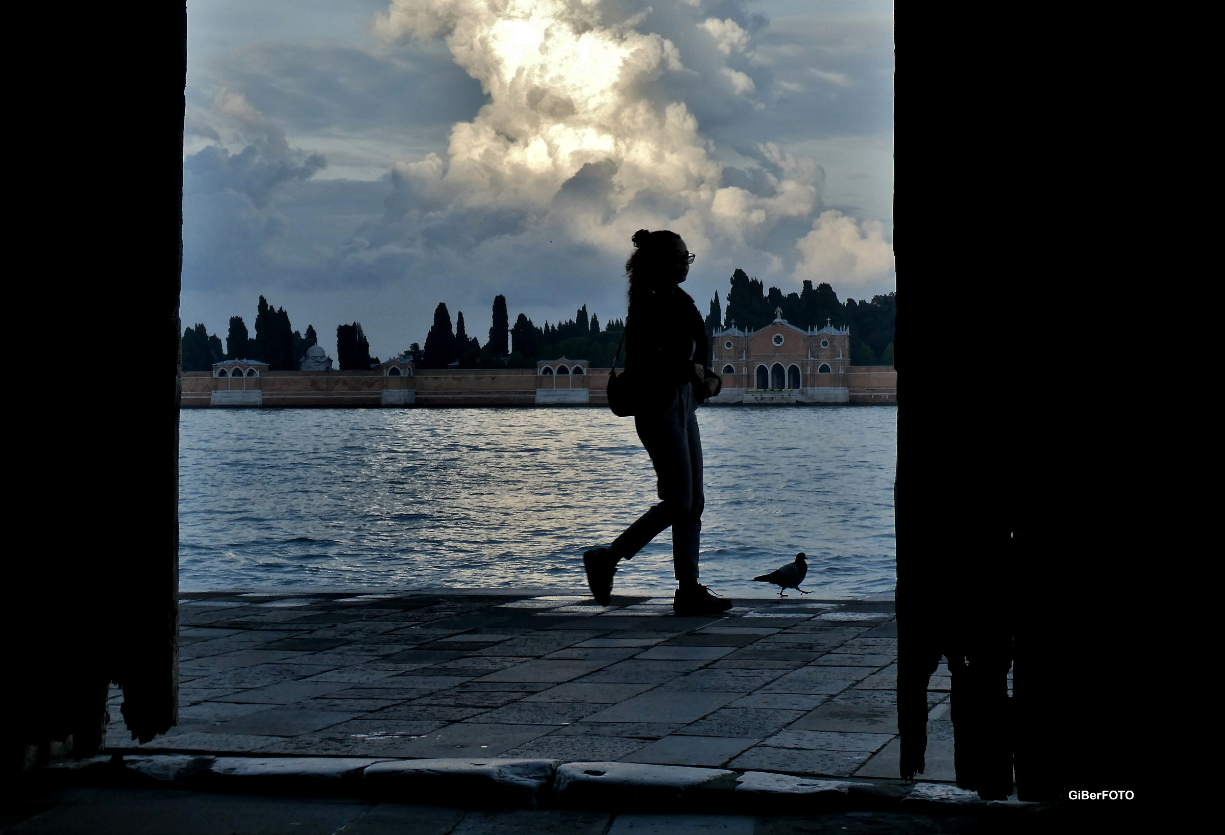 " Passanti Veneziani!"