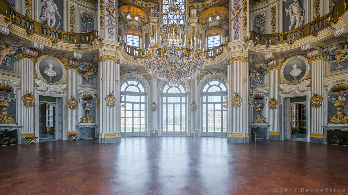 Large oval Salon, Stupinigi hunting House