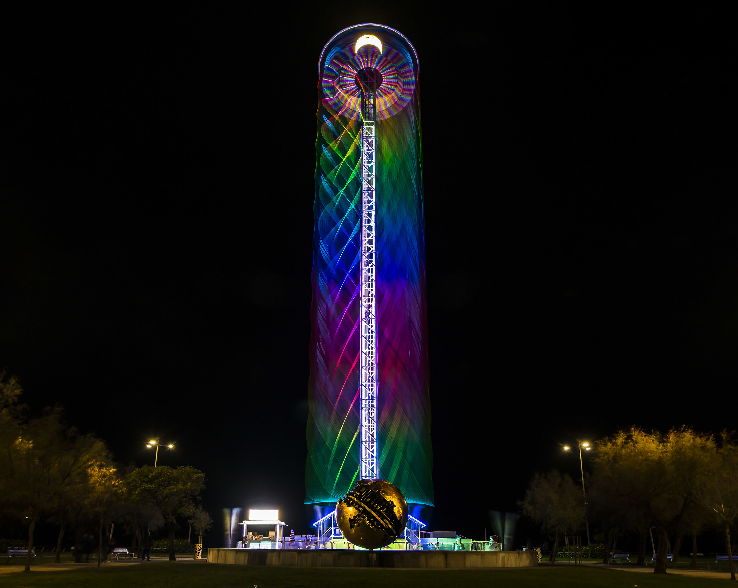 The aliens and the tomato ball