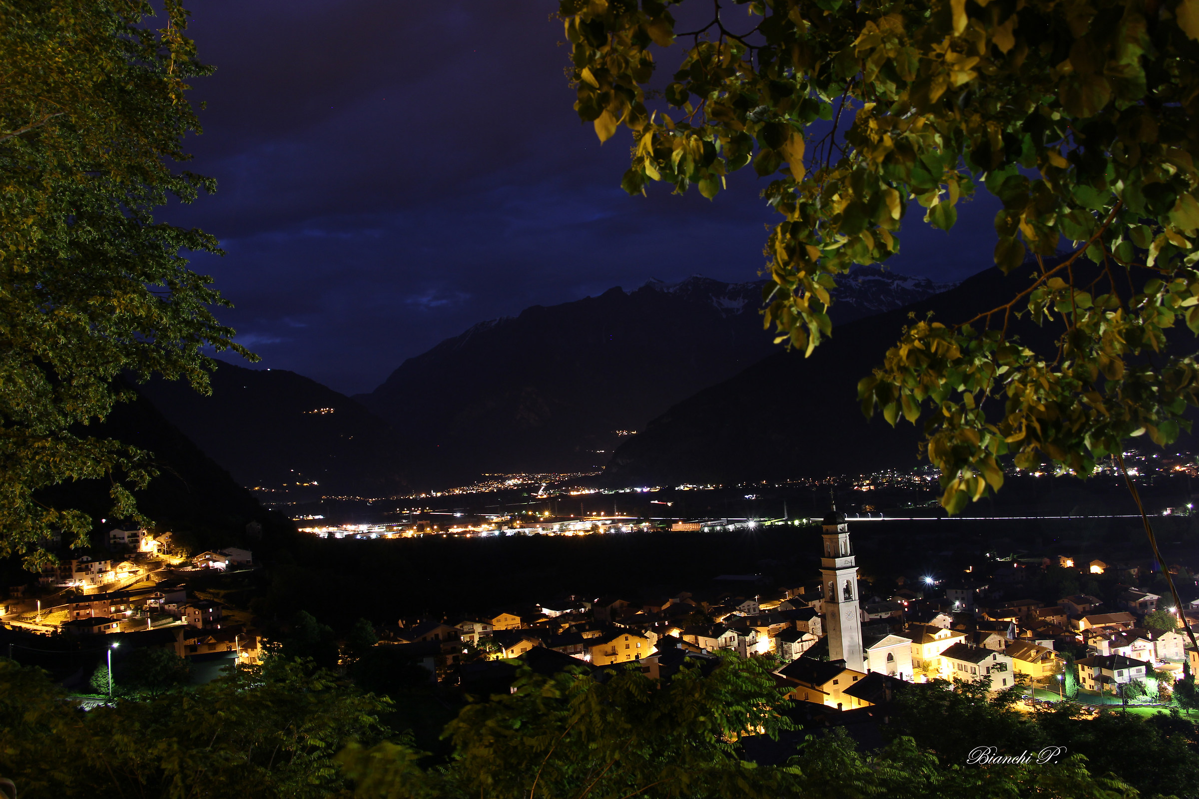 San Pietro samolaco in notturna