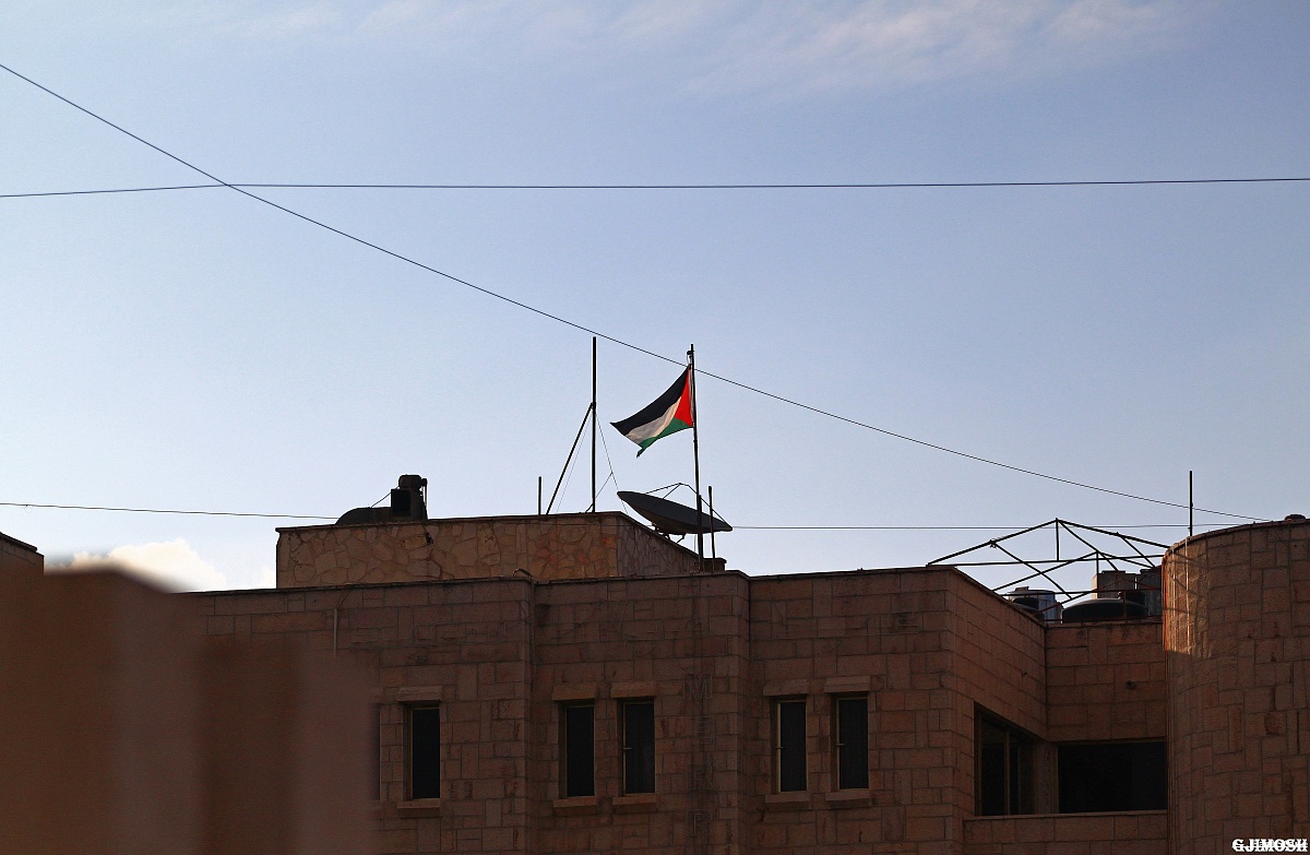 The wind does not distinguish the color