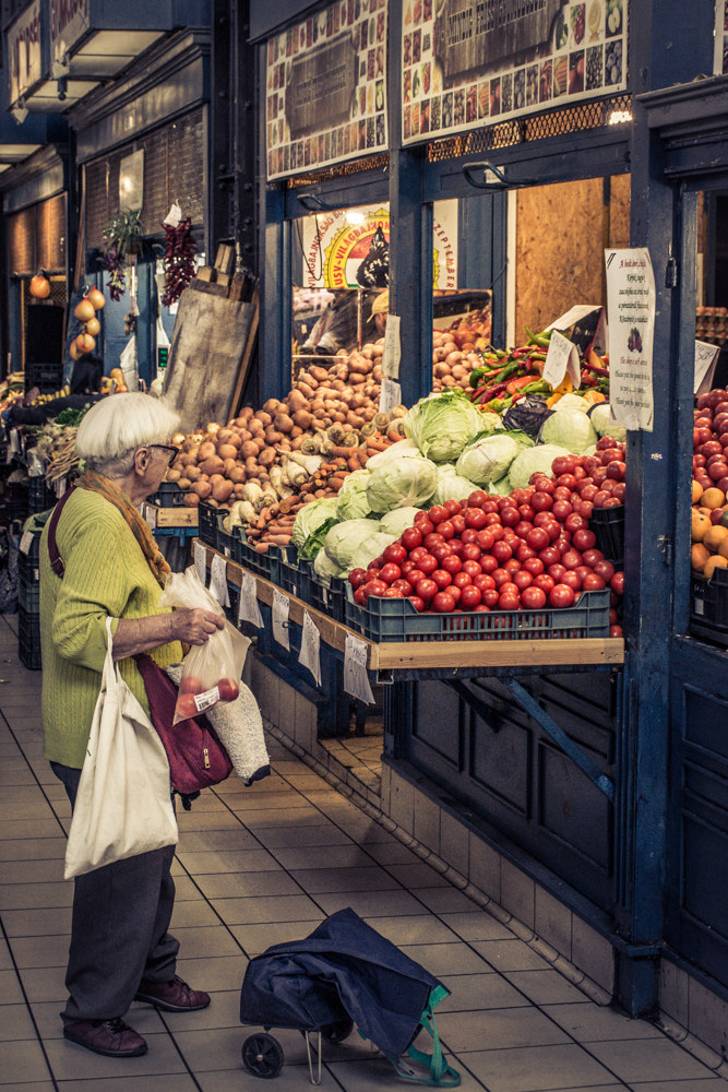 Budapest, a bank at the market