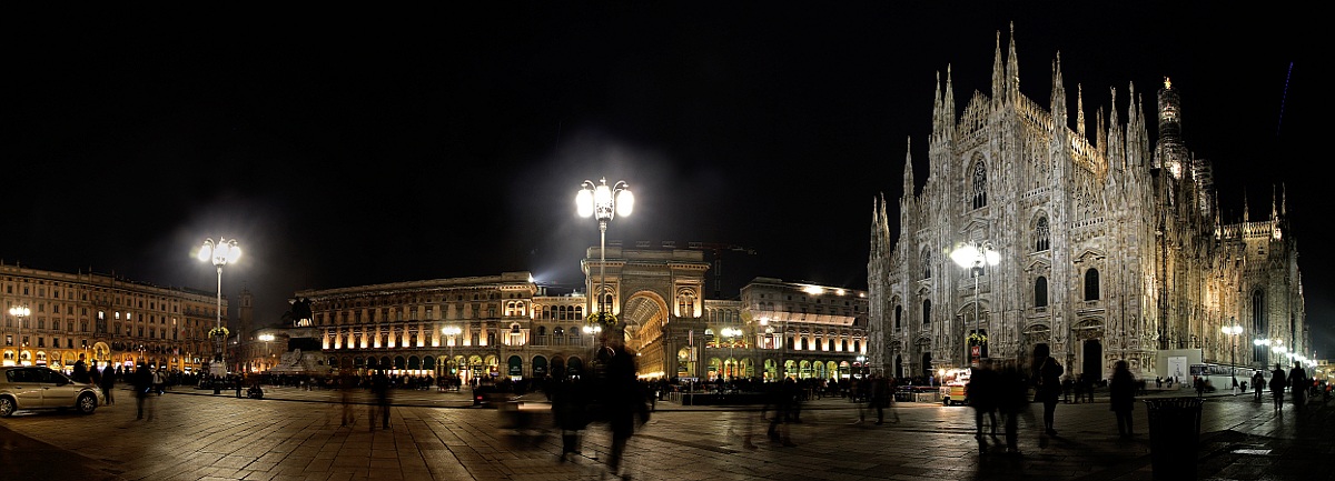 Panoramica Piazza Duomo serale