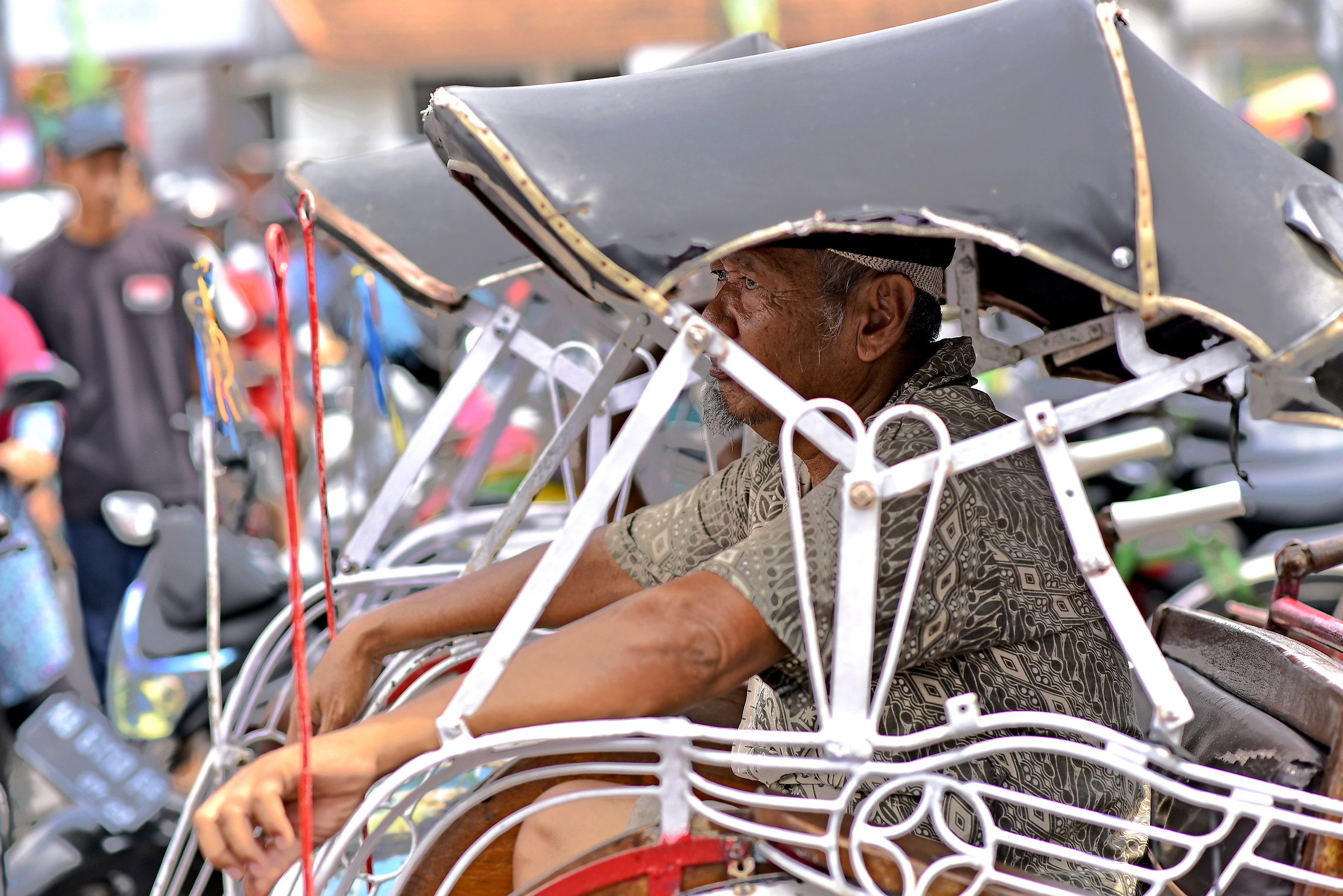 pedicab waiting for passenger