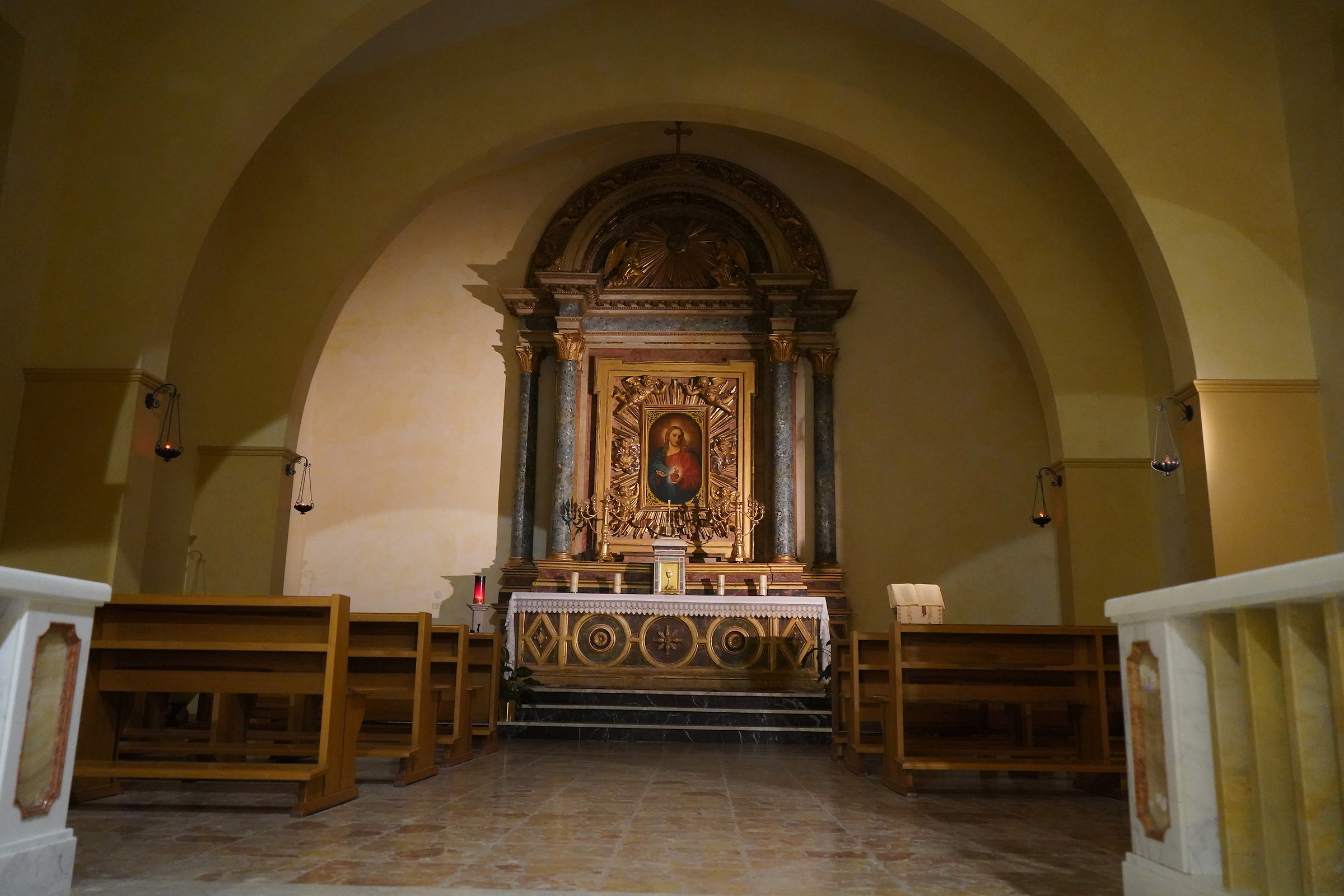 Altare dedicato al Santissimo Gesu'