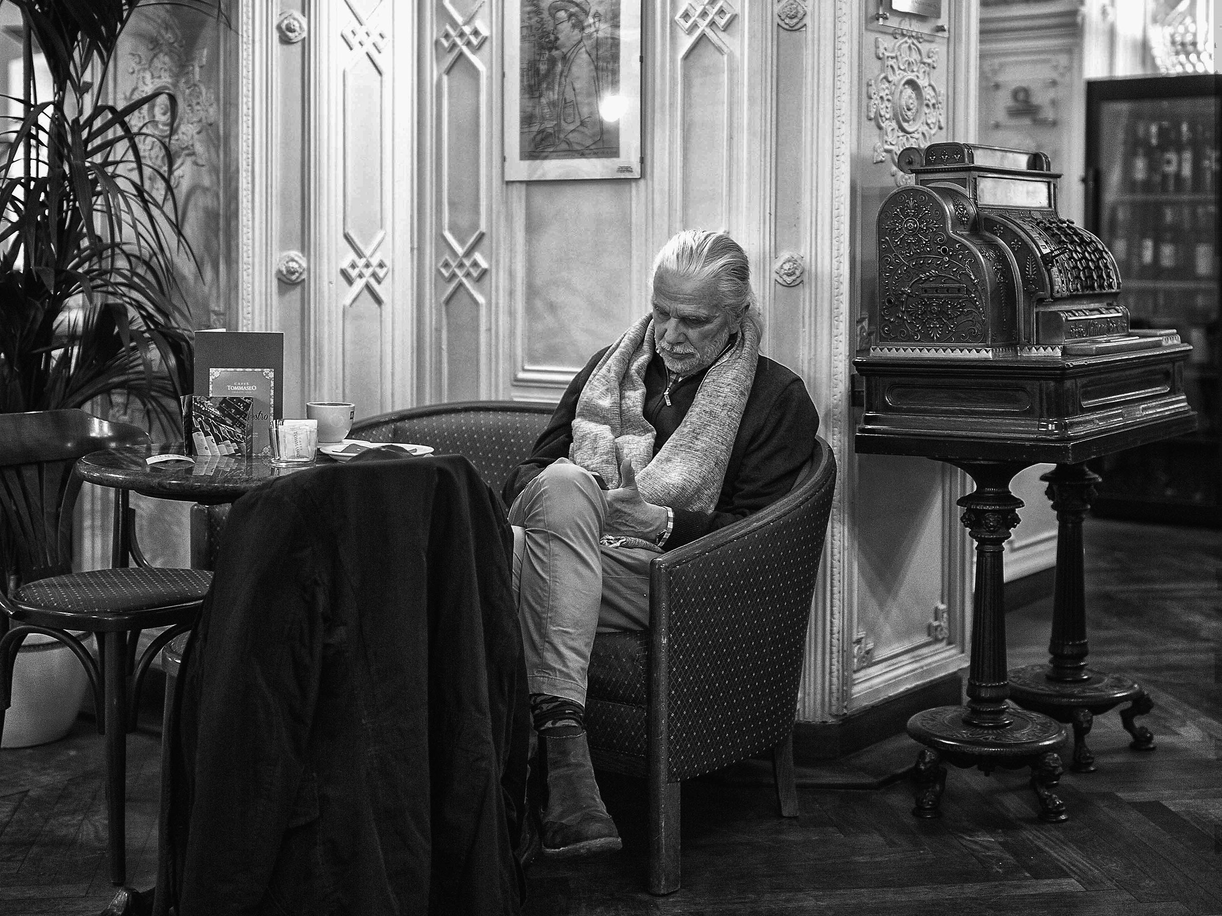 ' Browsing ' at the Tommaseo Cafe