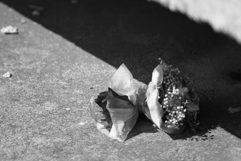 Bouquet da sposa è unione come una rosa con le spine