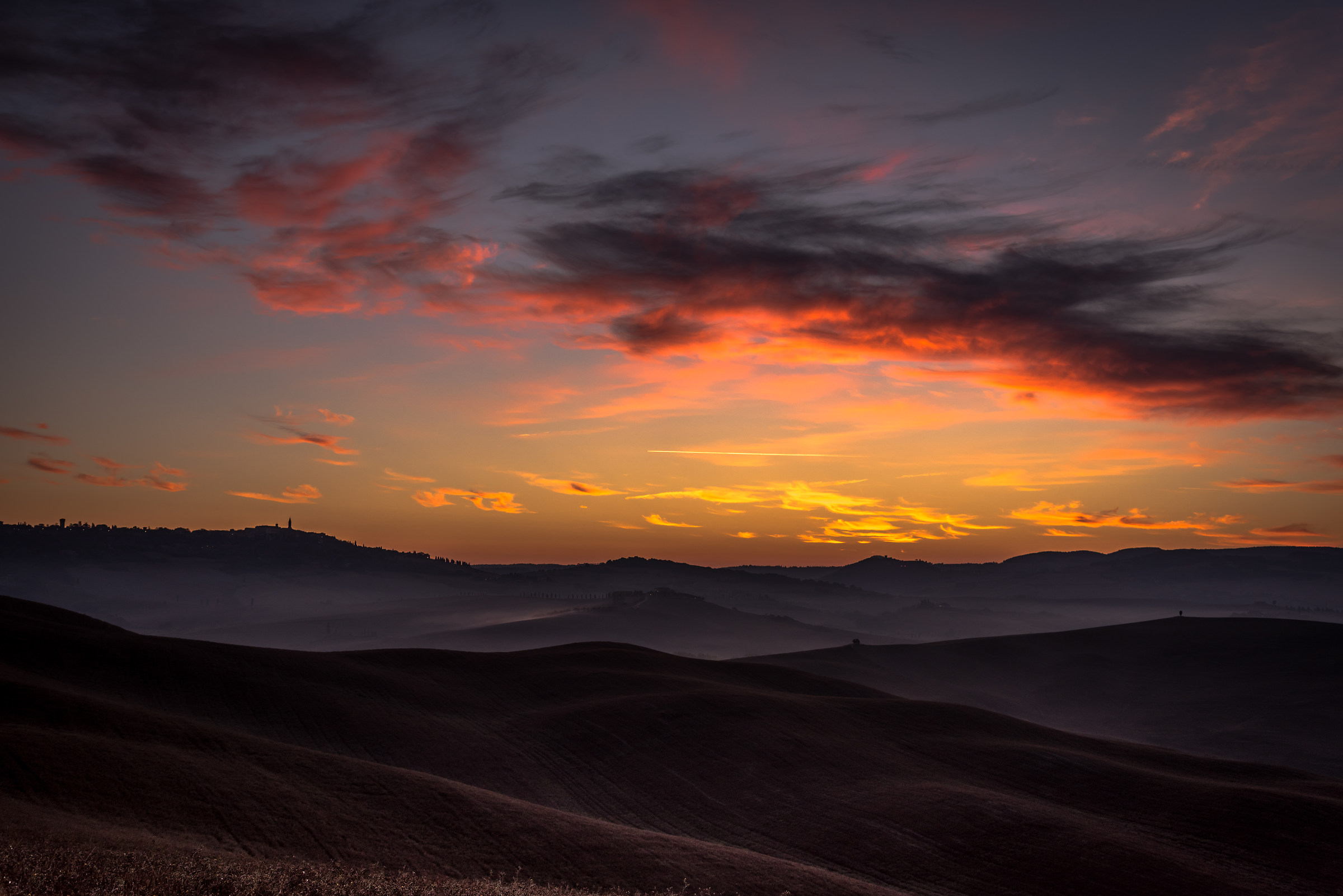 First light of dawn in Val D'orcia