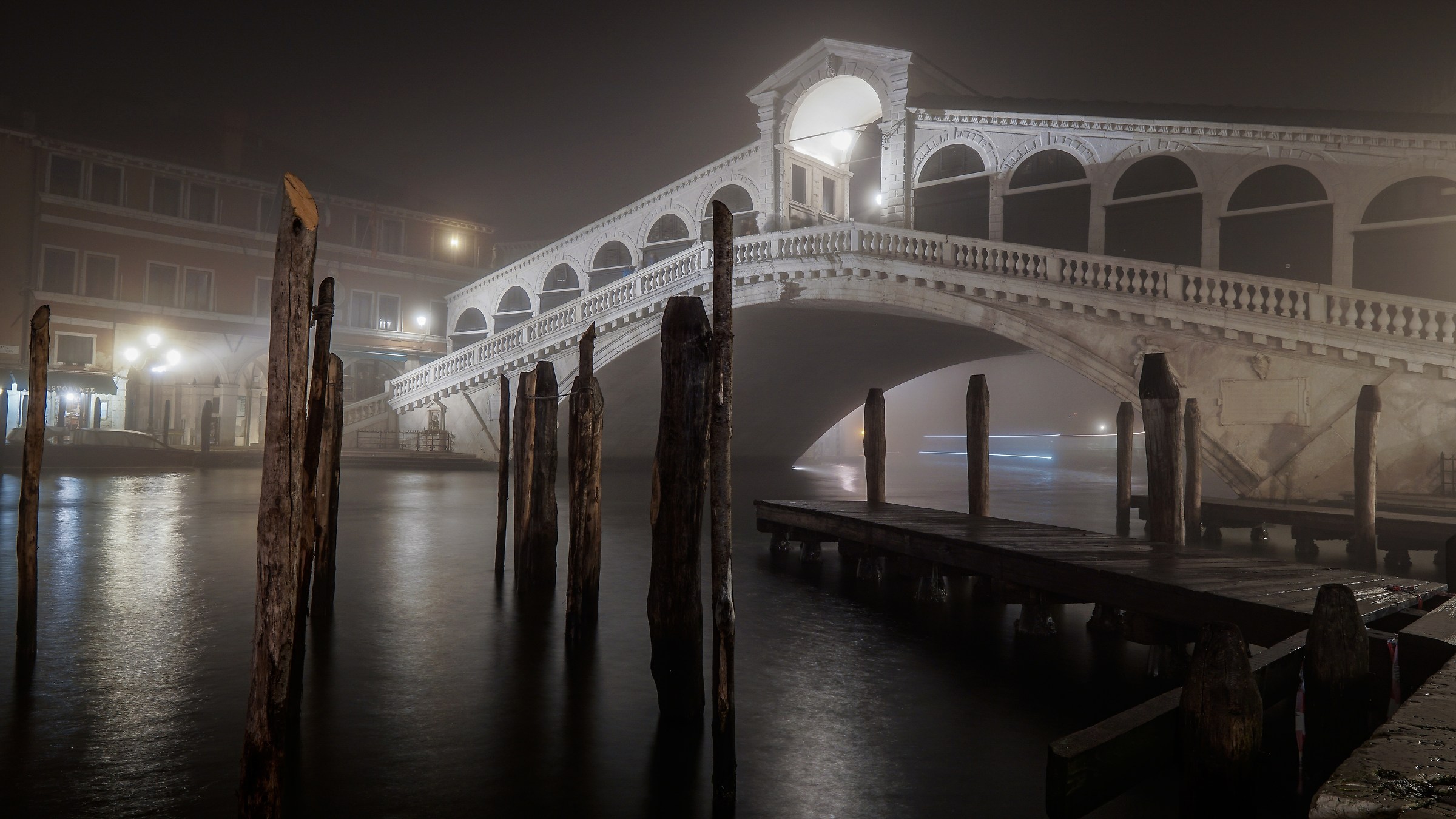 Fog at the Rialto