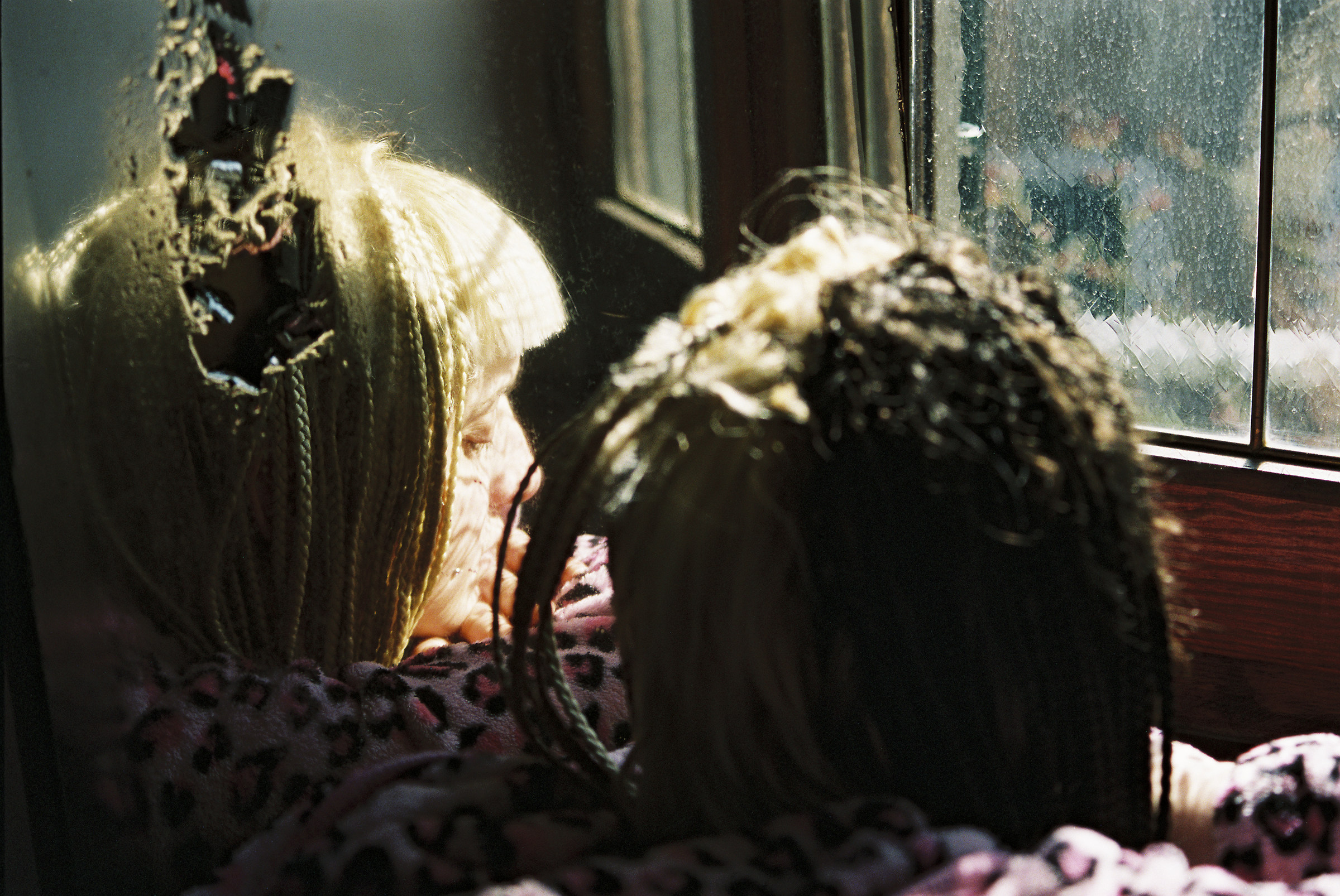 Serie" Riflessi corrosi" Adolescenza 2