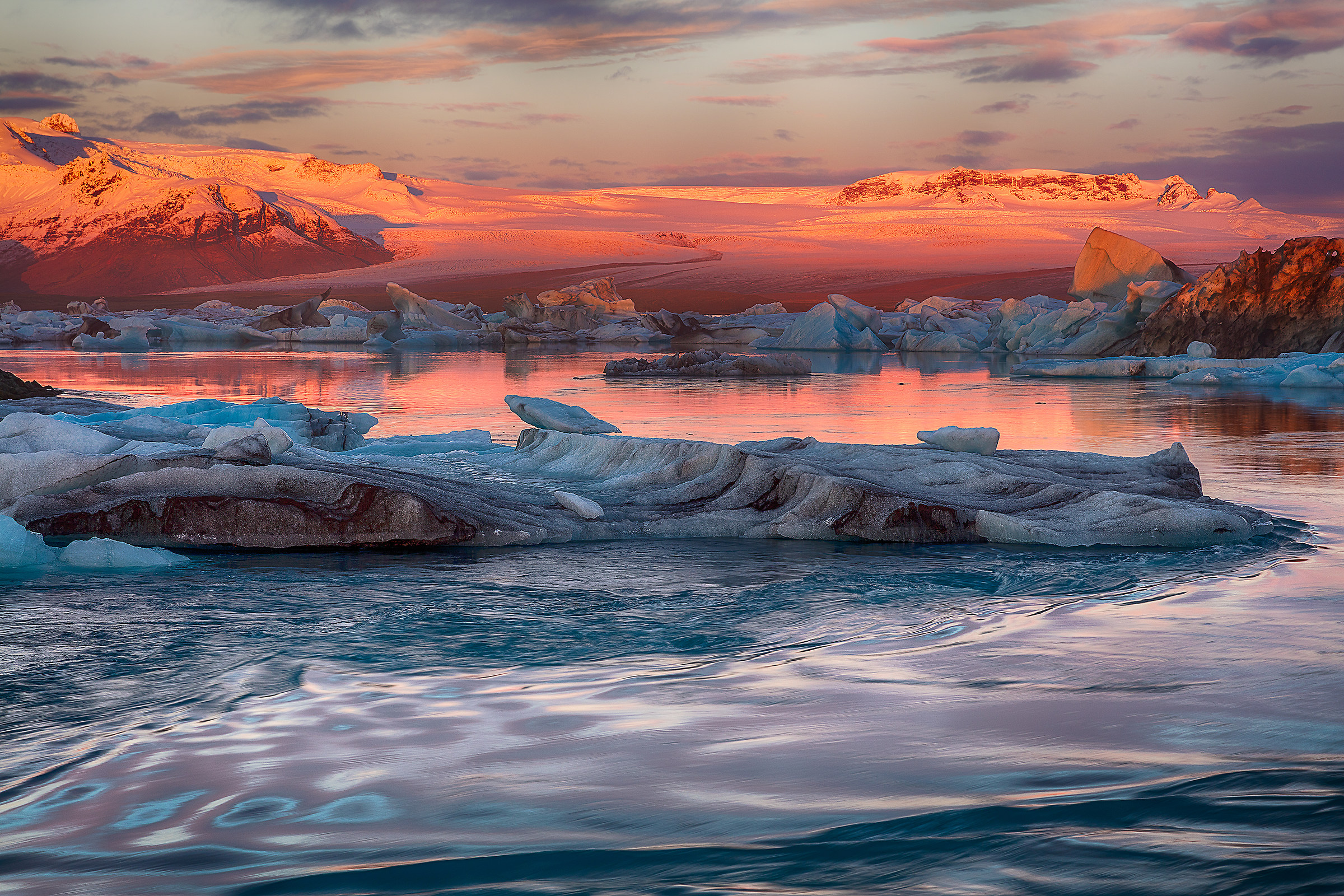 Jokulsaron in red