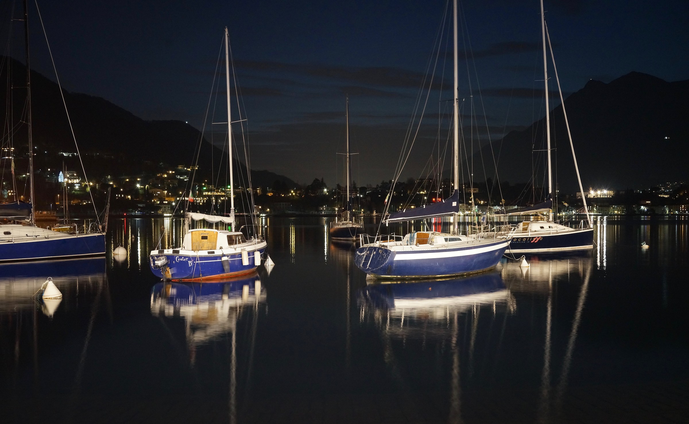 Lake Lecco, night with boats