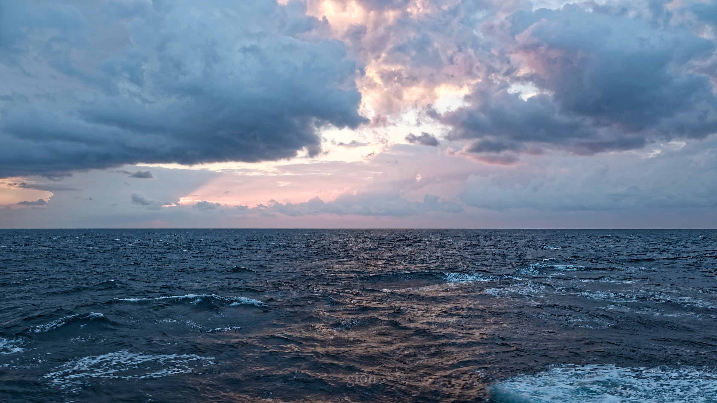 Alba sopra il Mar Nero