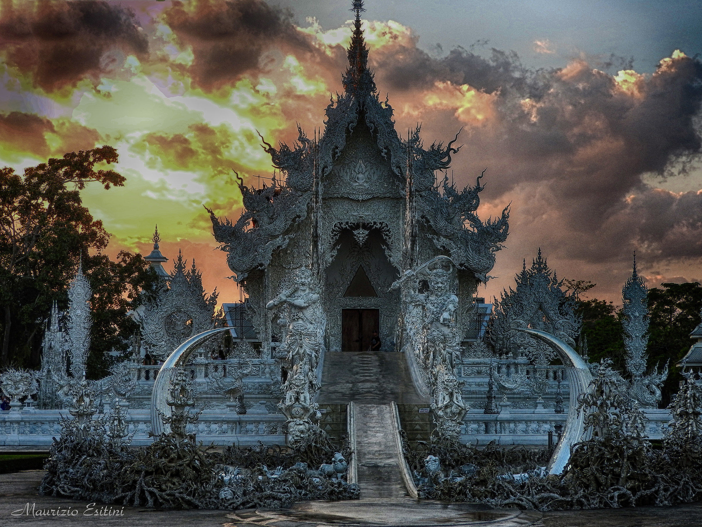 Tempio Bianco presso Chang Rai Thailandia