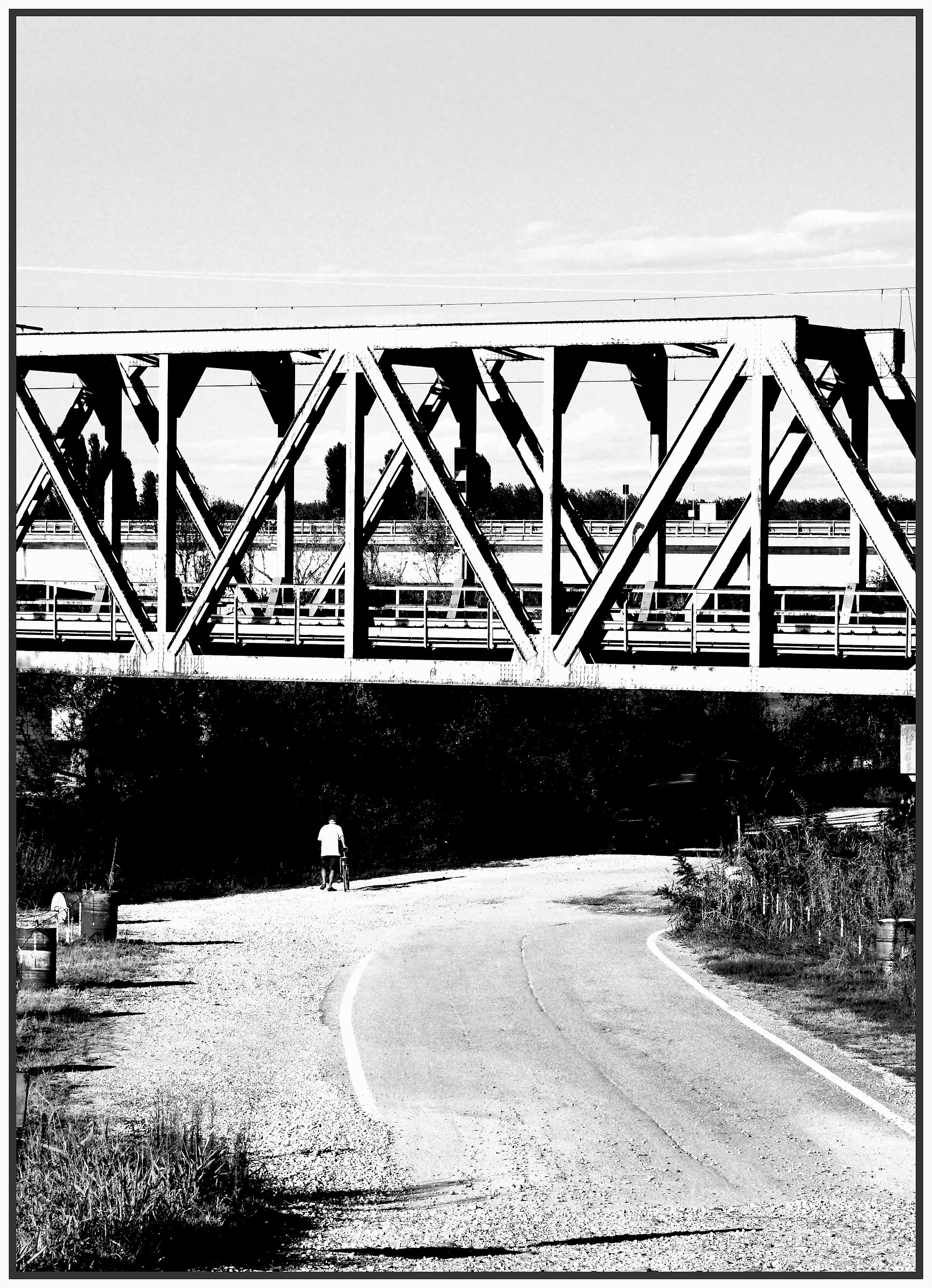 La strada sotto il ponte