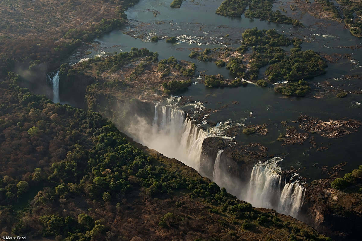The smoke that thunders