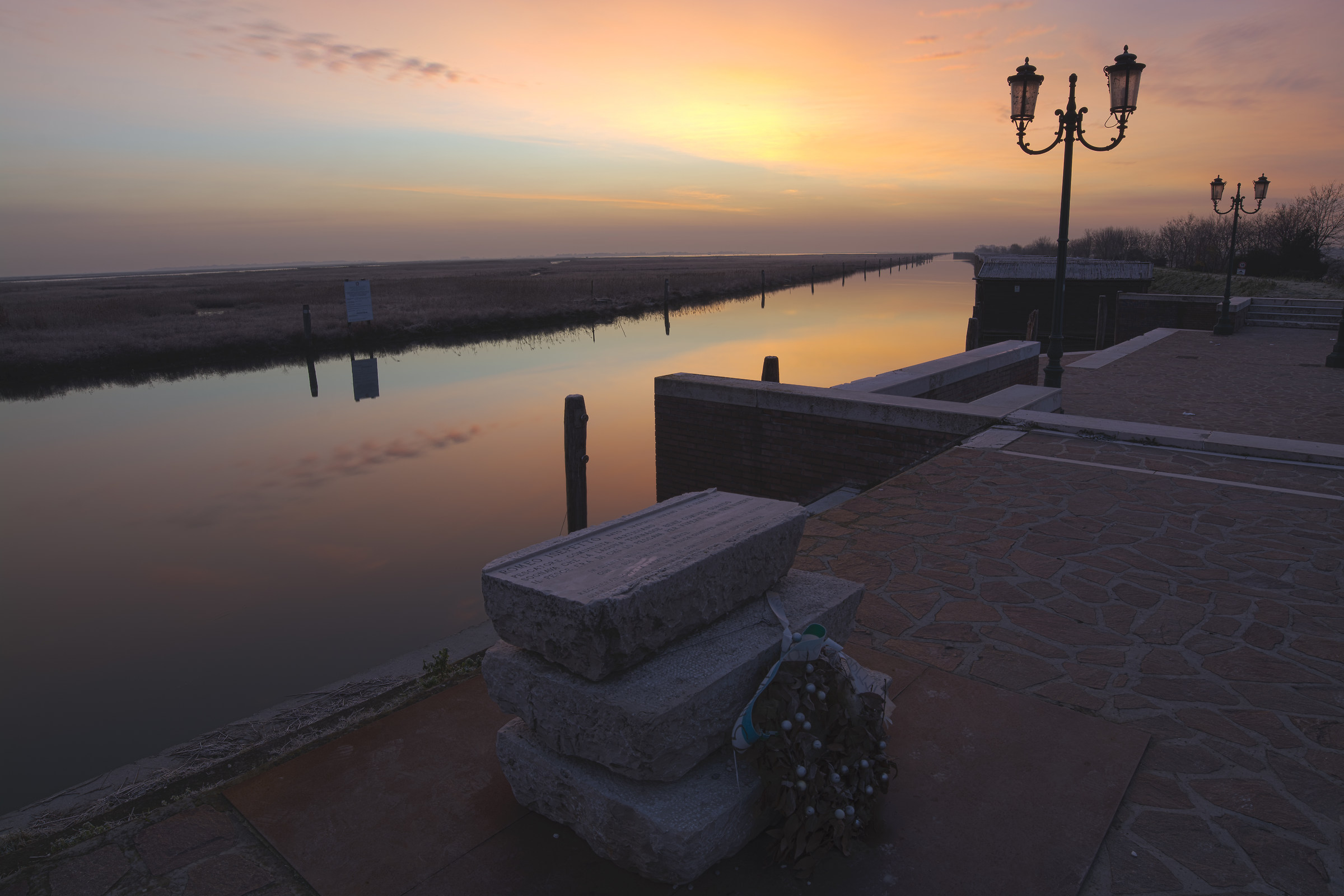 Sunrise in the lagoon veneziana_5