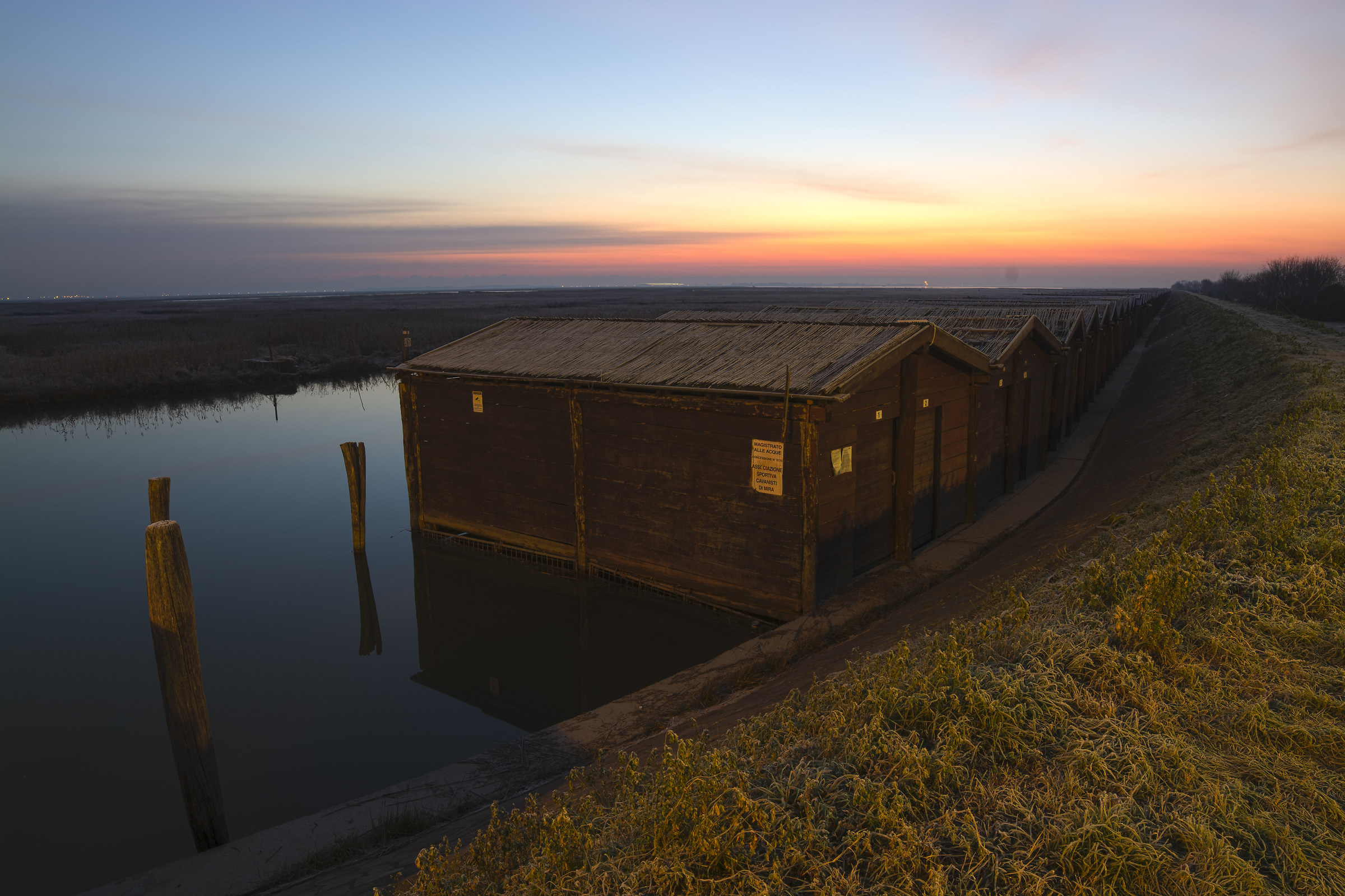 Sunrise in the lagoon veneziana_1