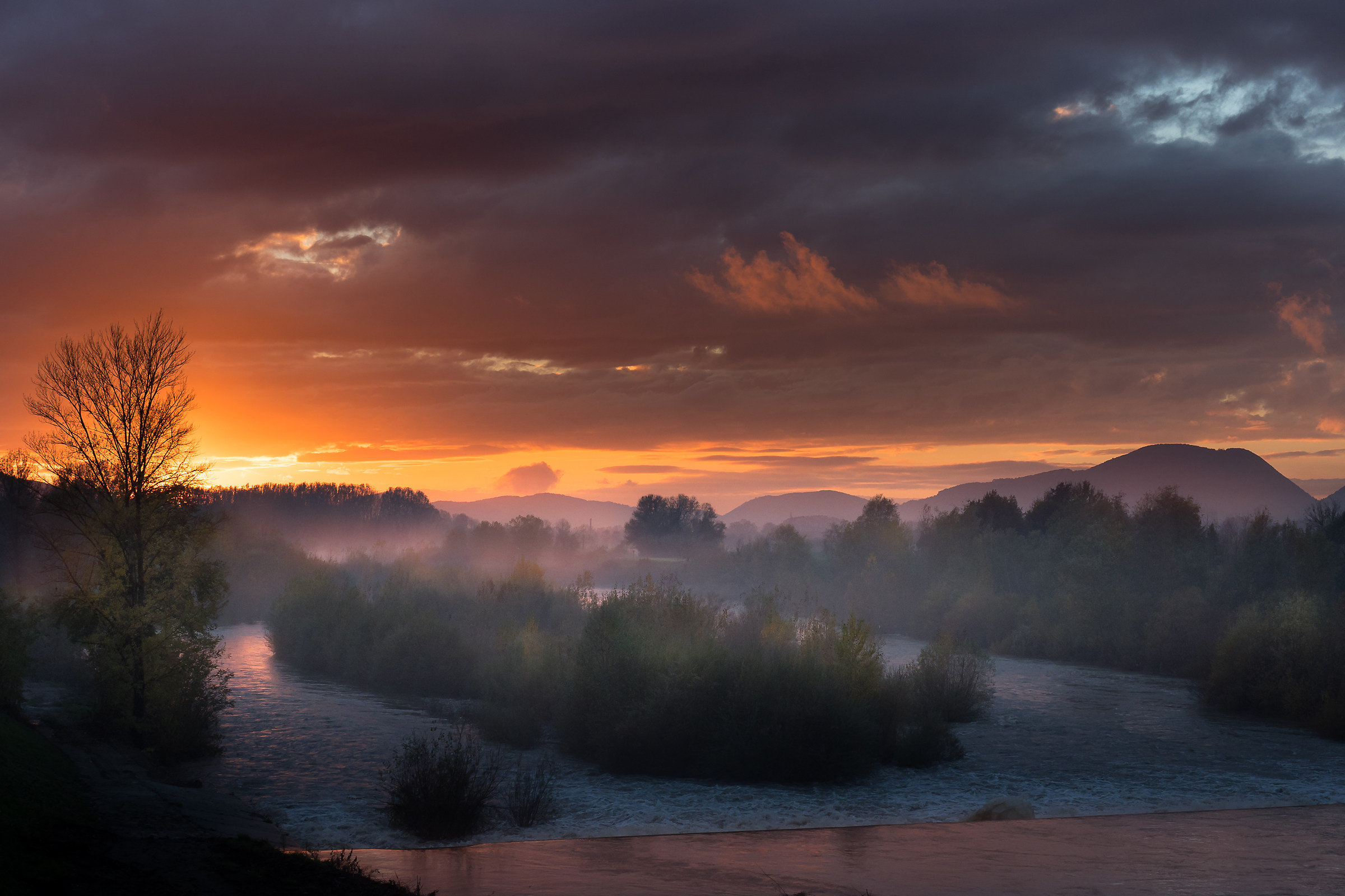 Sunset on the Serchio