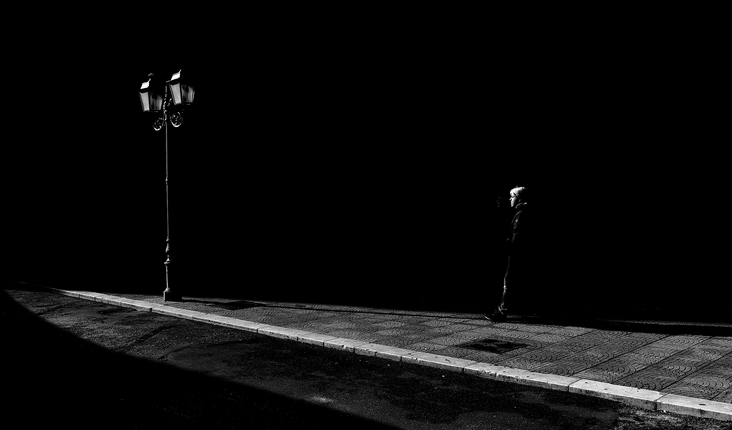 Street b/W