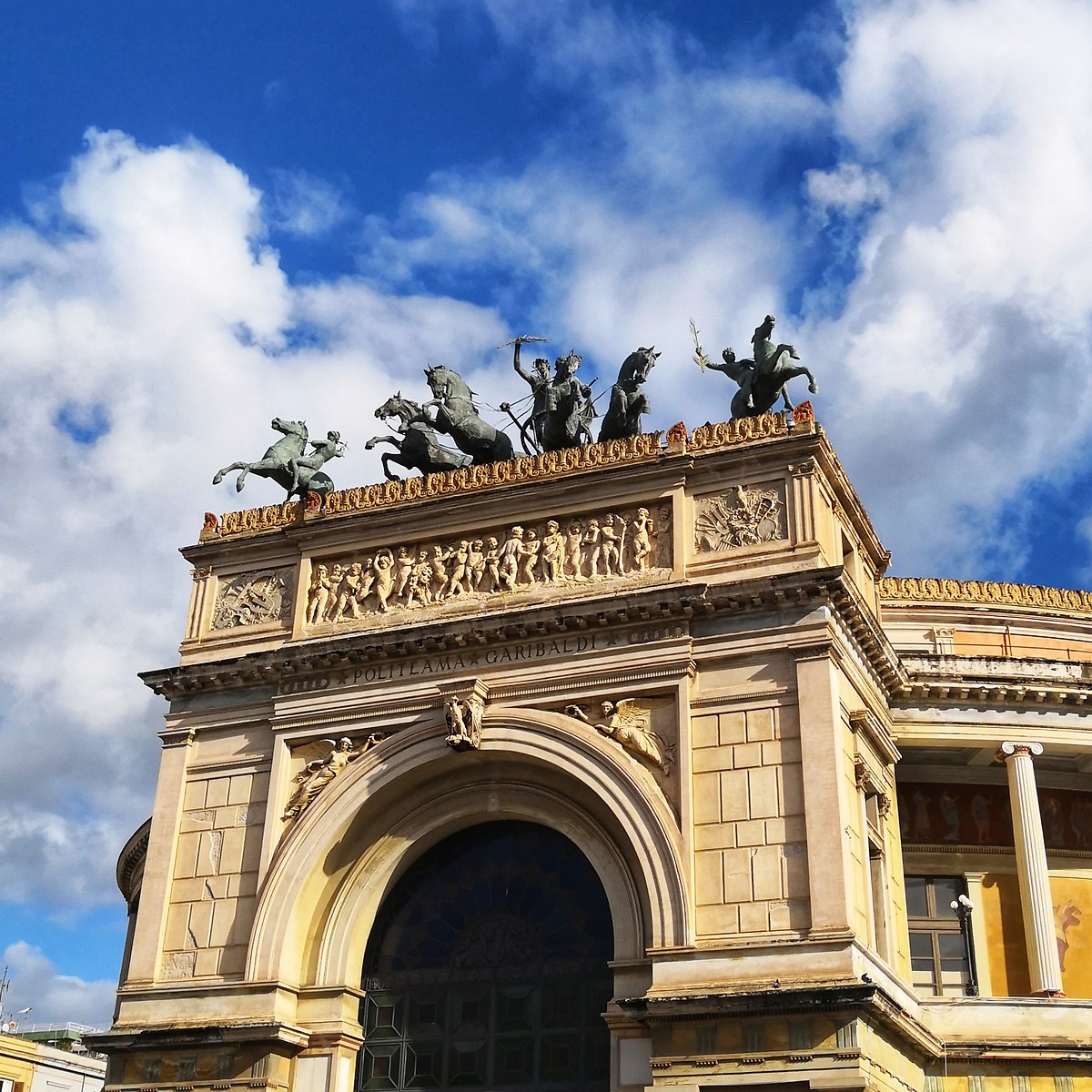 Quadriga con Apollo ed Euterpe