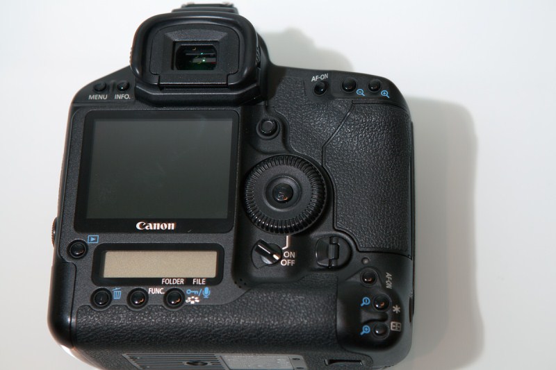 1Ds III back
