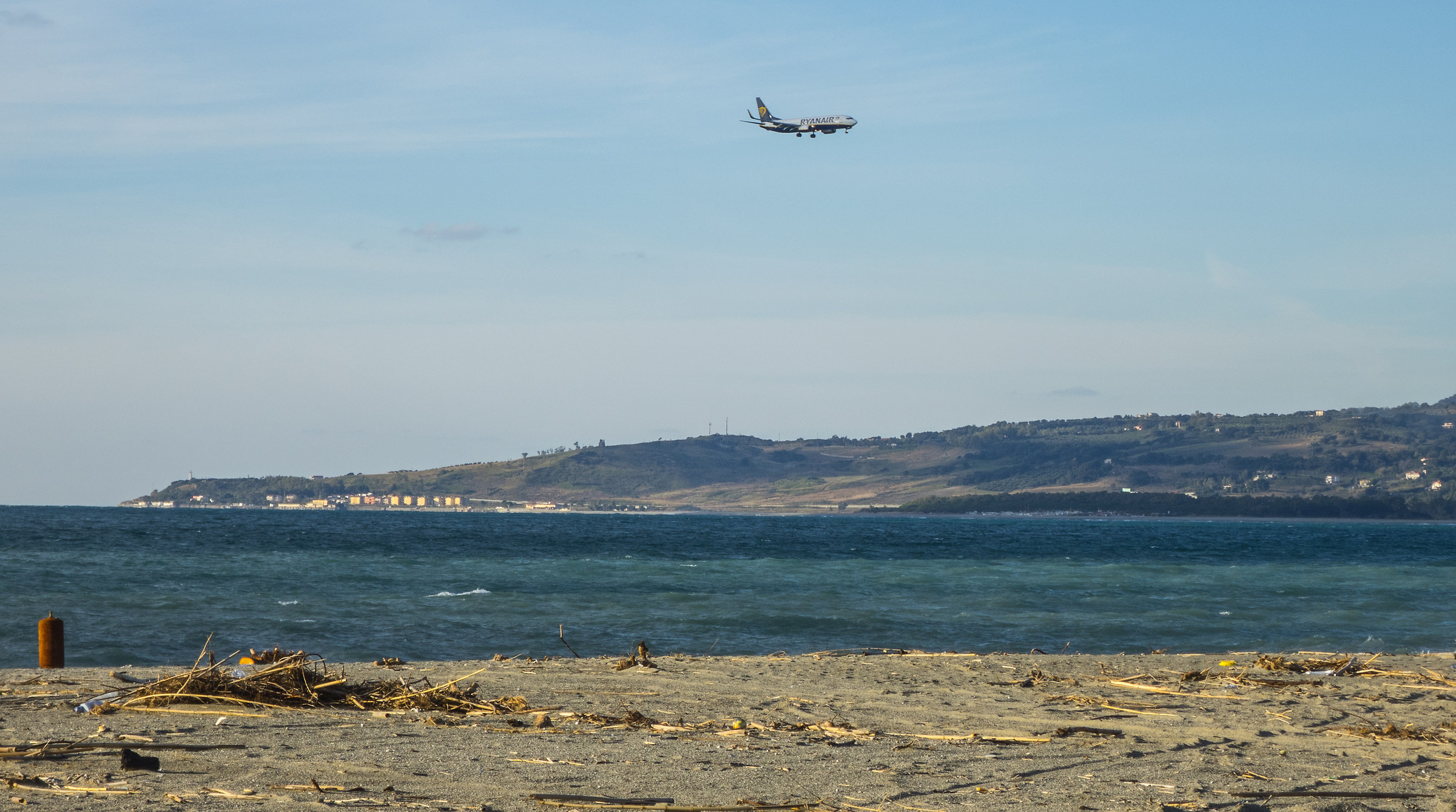 The coast and the plane